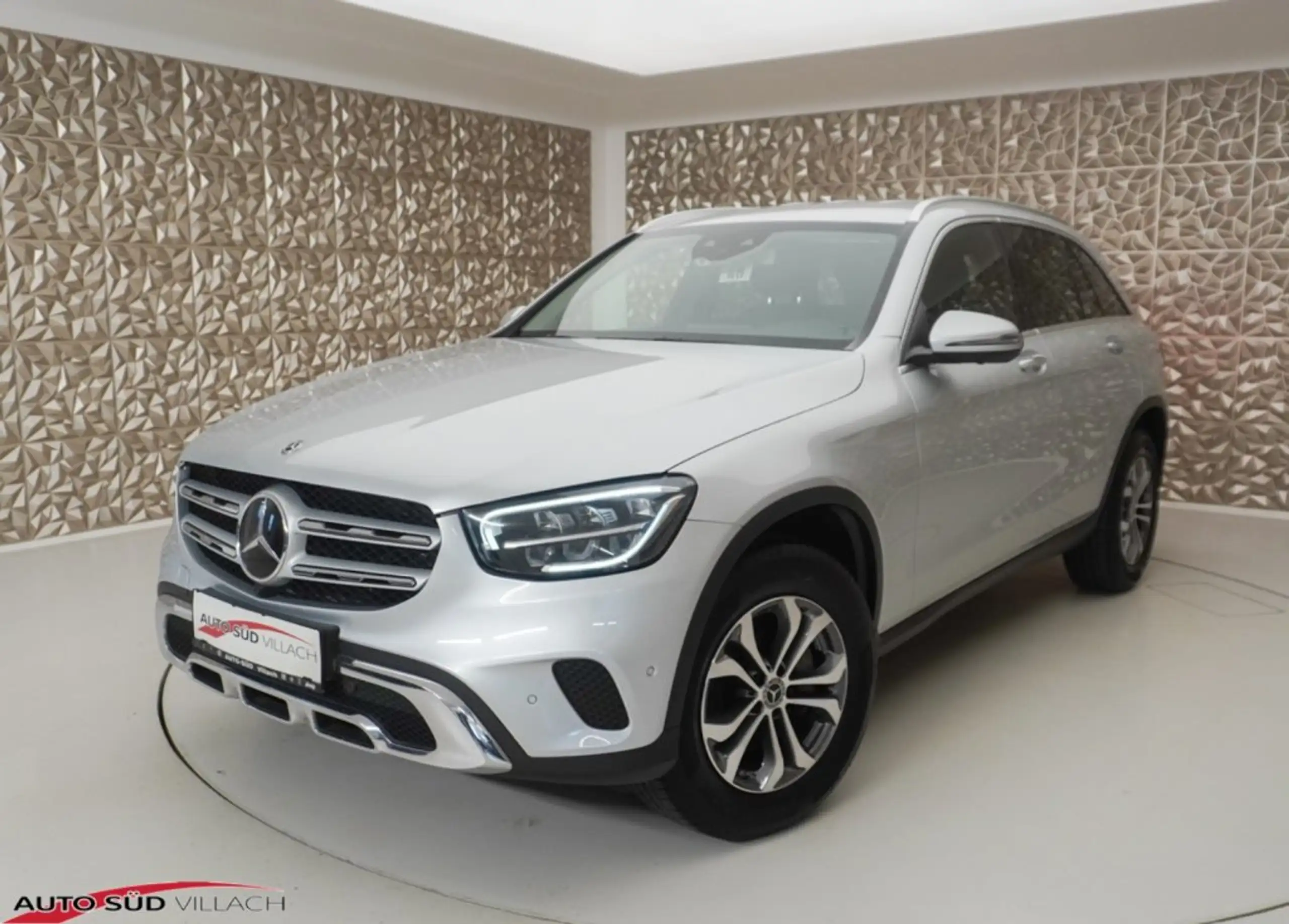 Mercedes-Benz - GLC 220