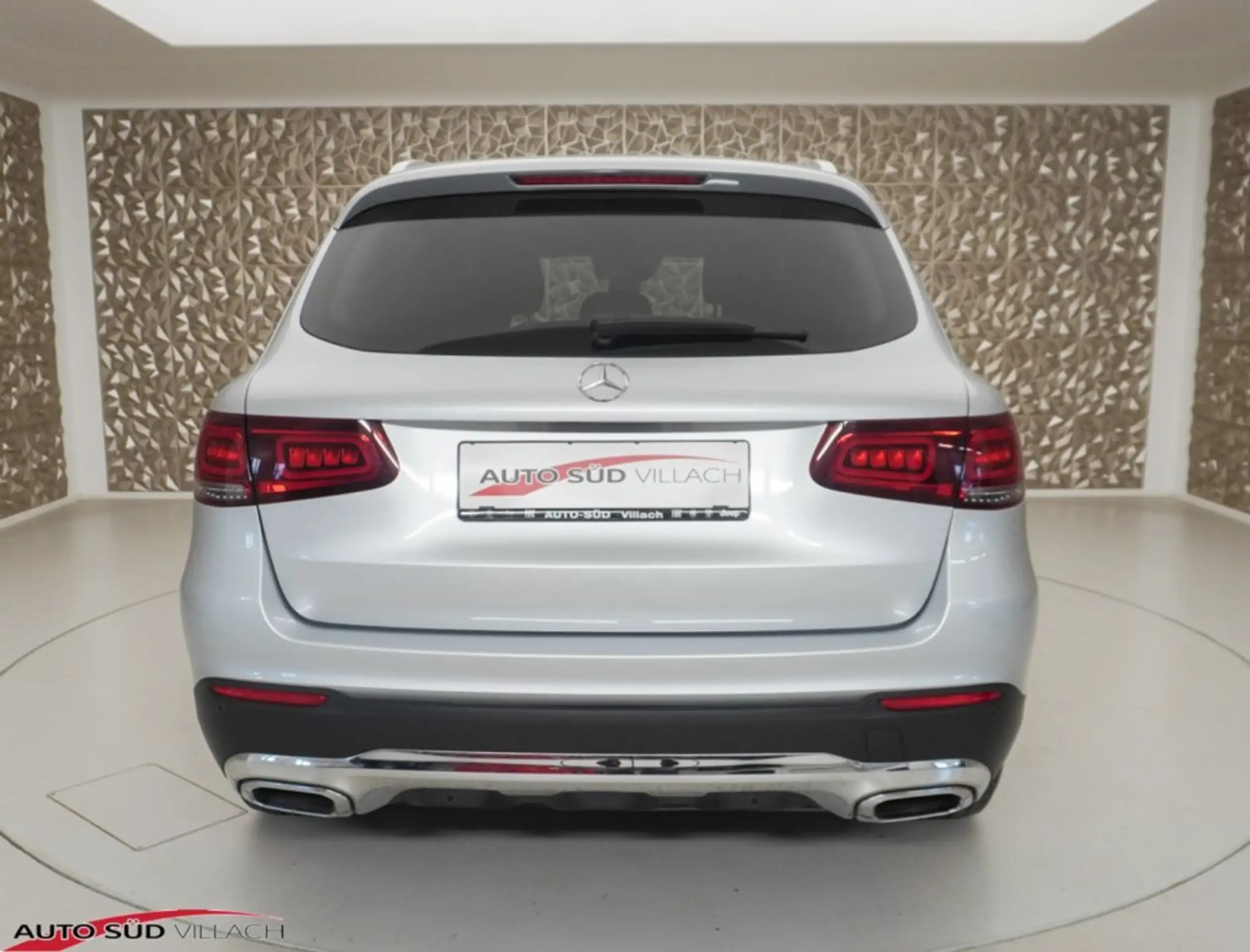 Mercedes-Benz - GLC 220