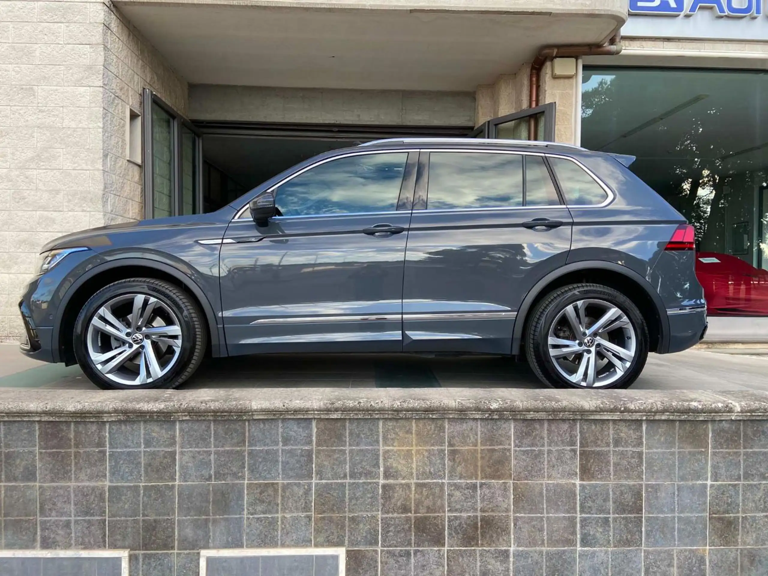 Volkswagen - Tiguan