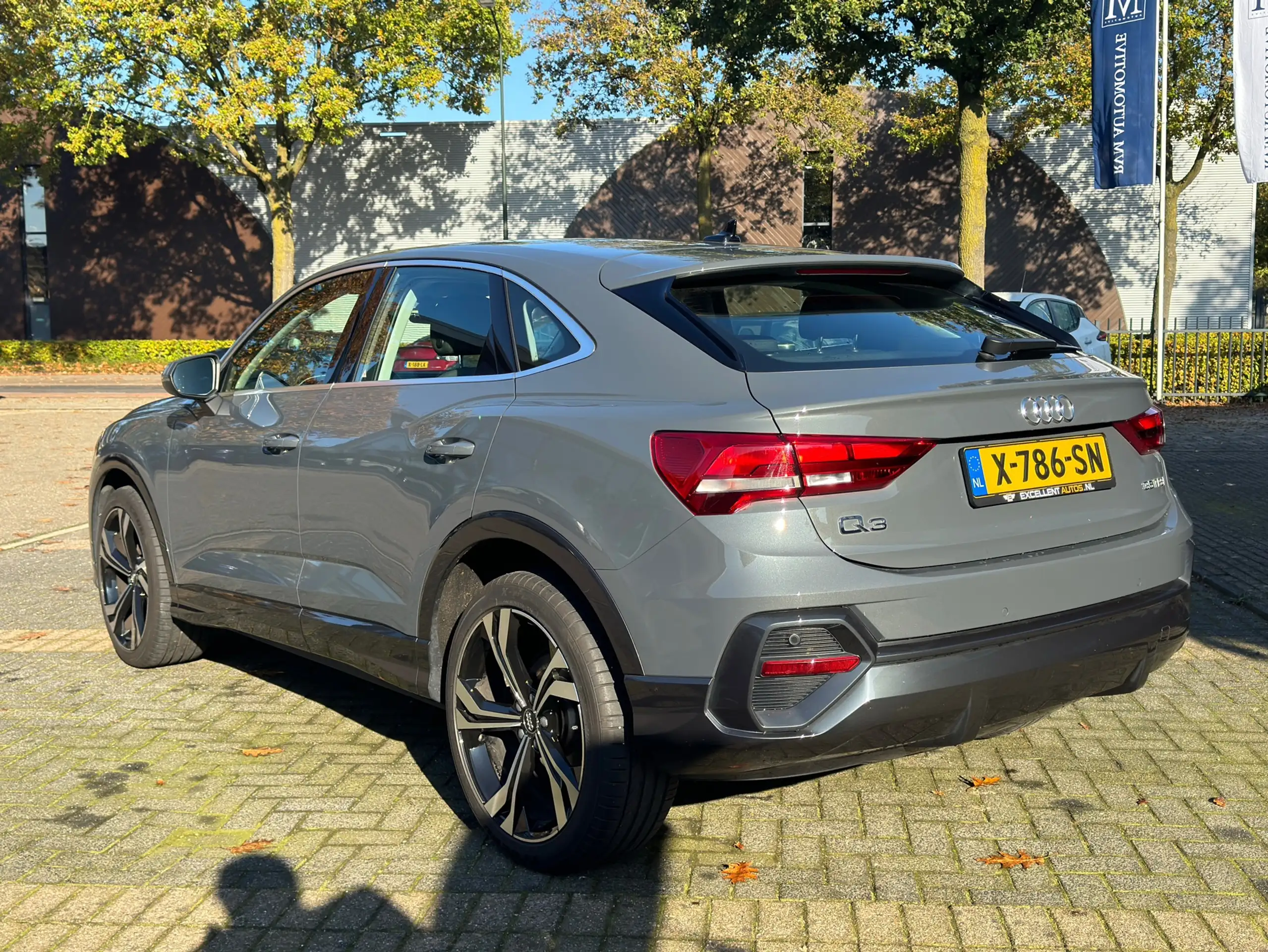 Audi - Q3