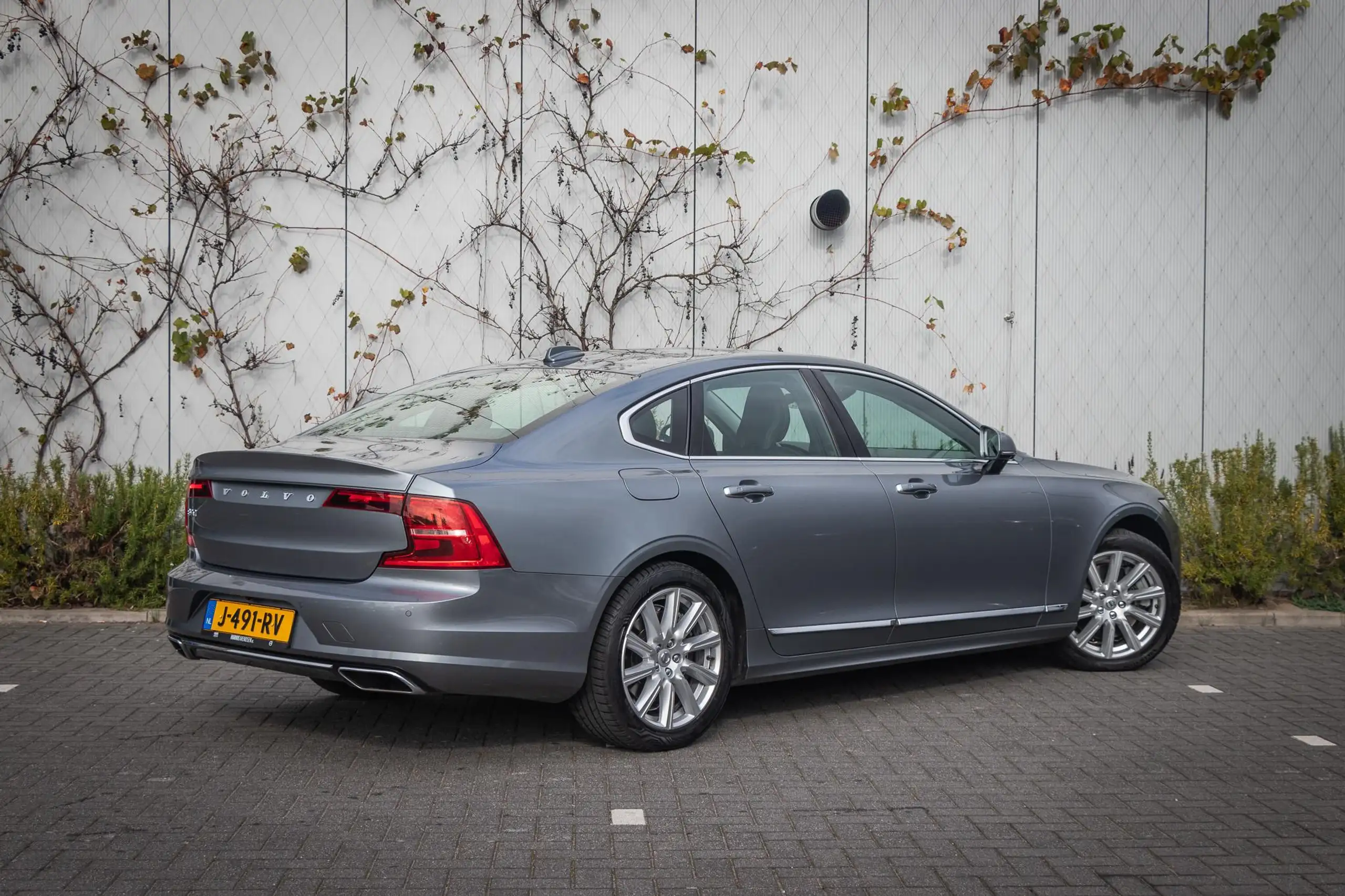 Volvo - S90