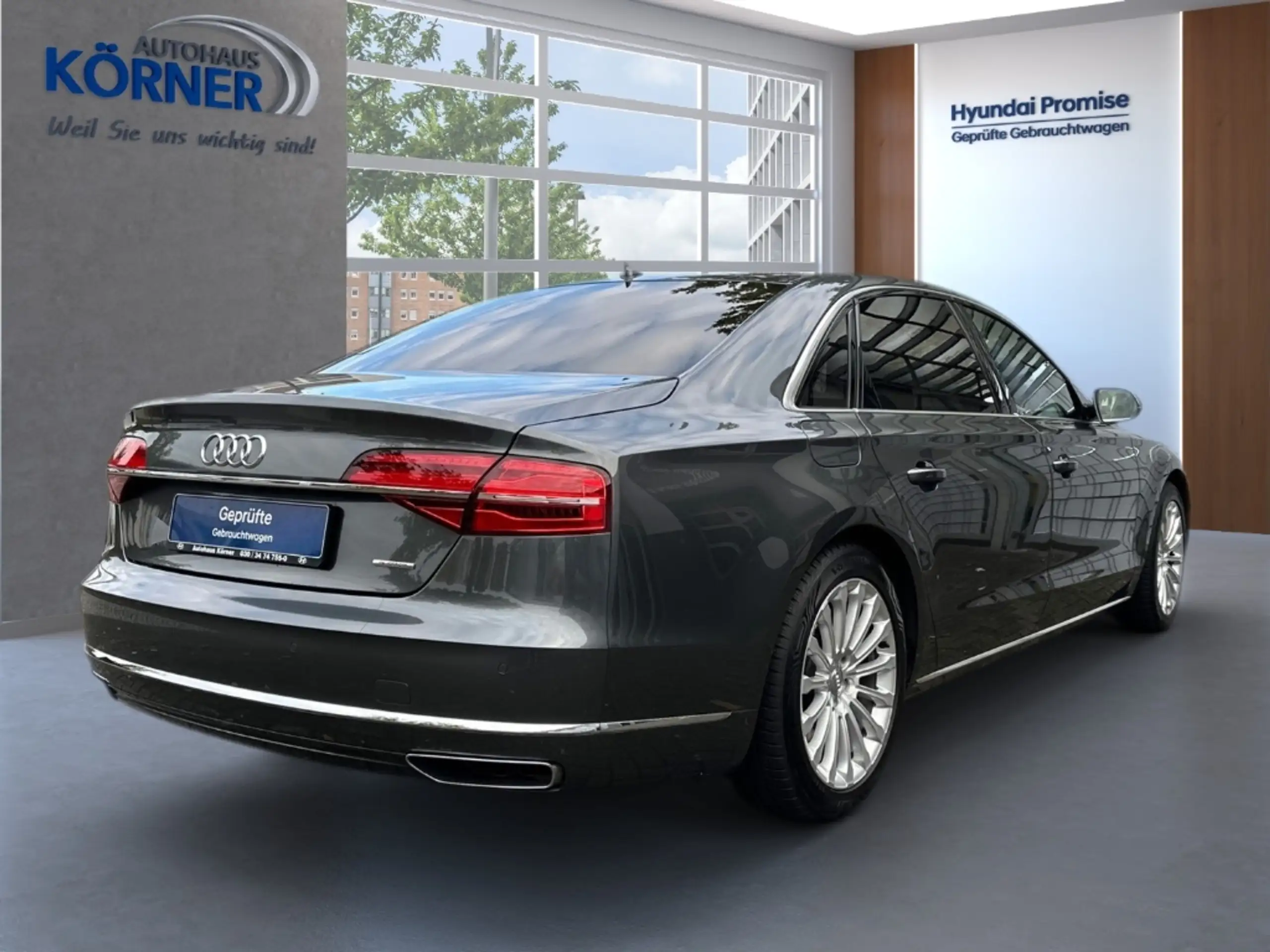 Audi - A8