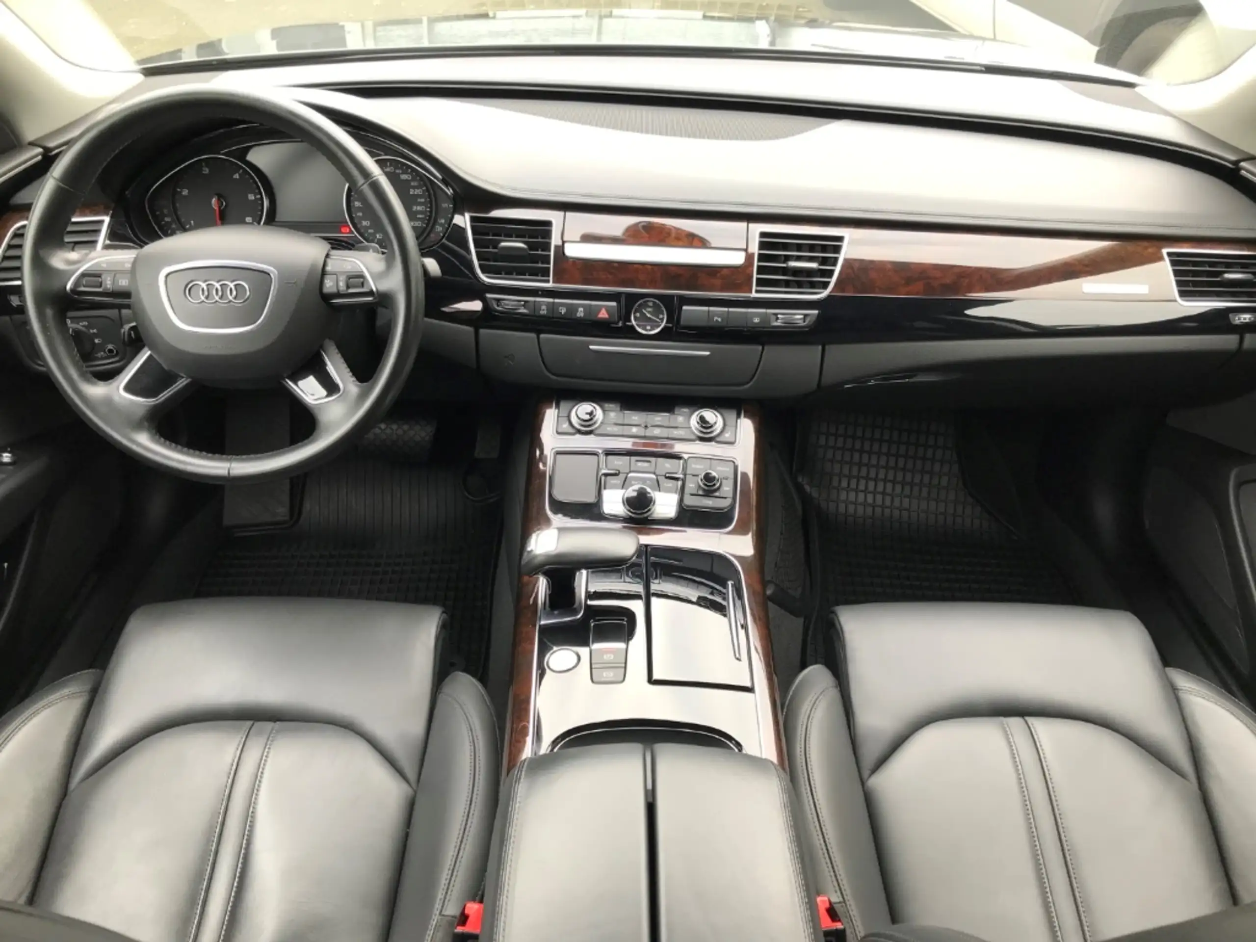 Audi - A8