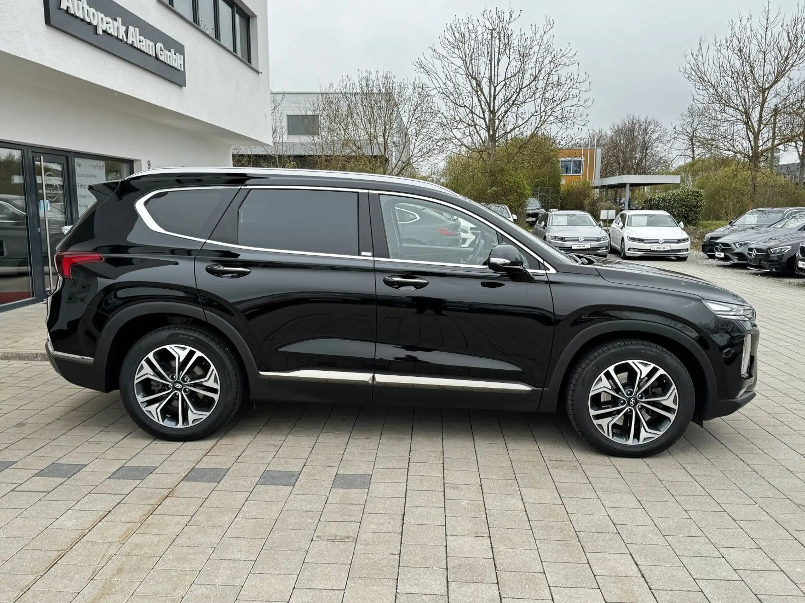 Hyundai - SANTA FE