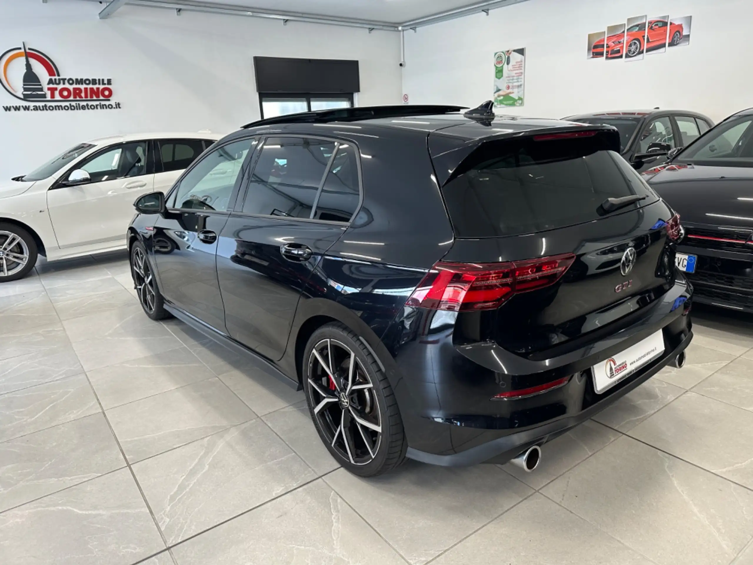 Volkswagen - Golf GTI