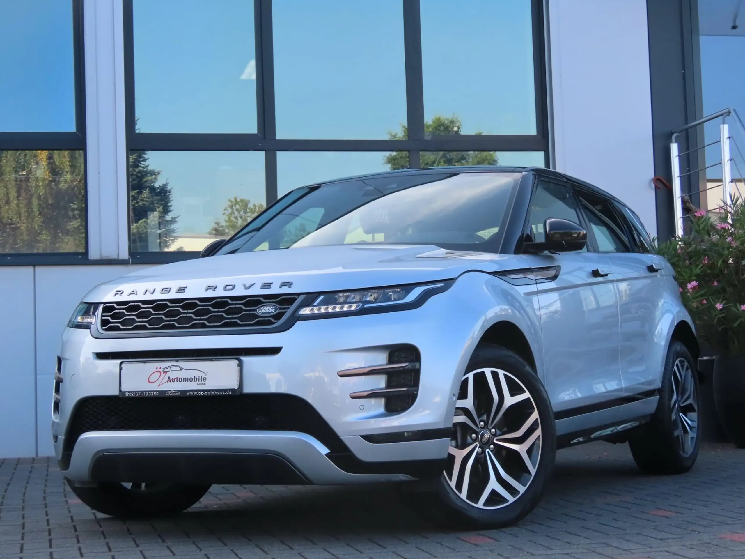 Land Rover - Range Rover Evoque