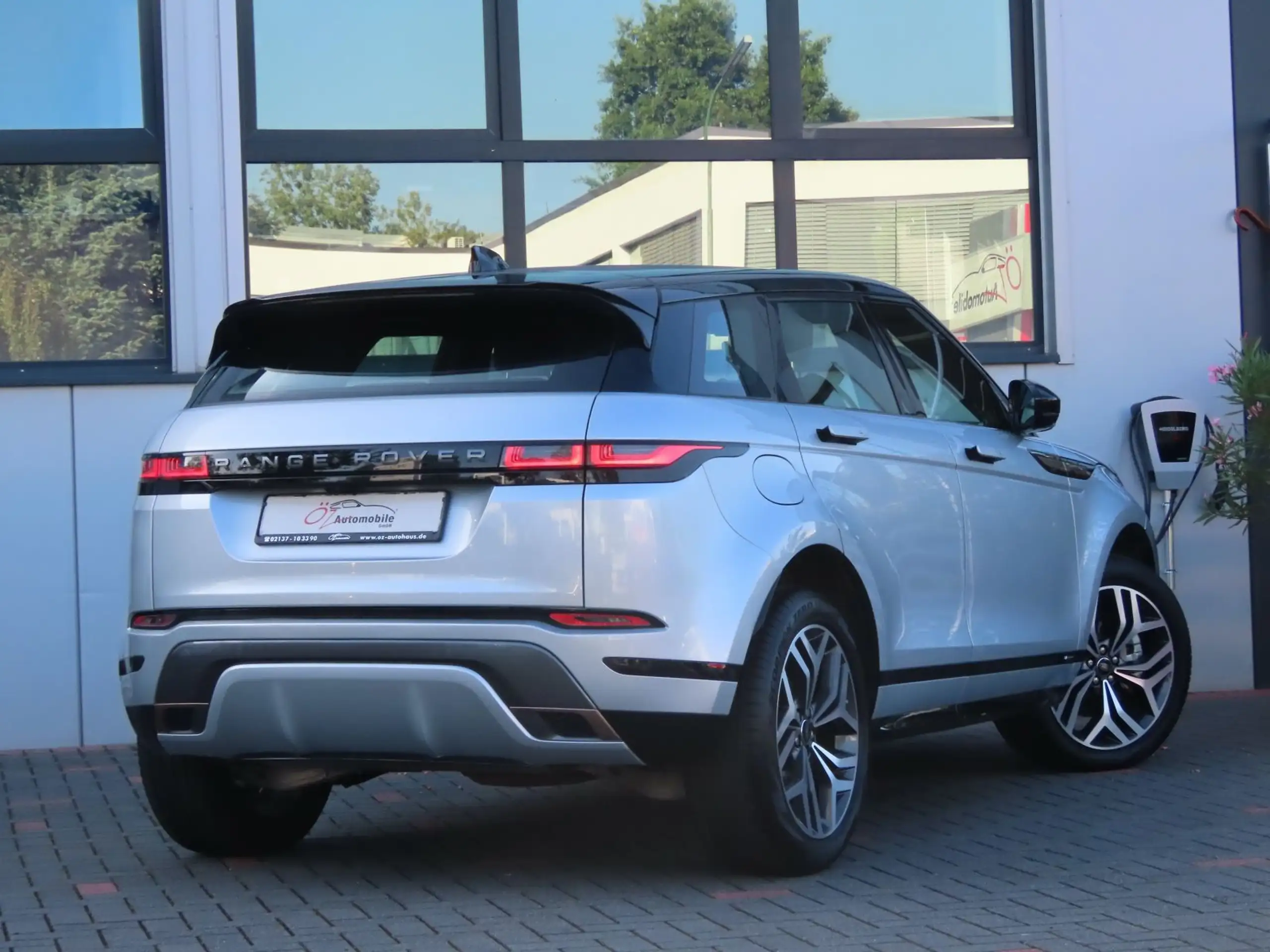 Land Rover - Range Rover Evoque