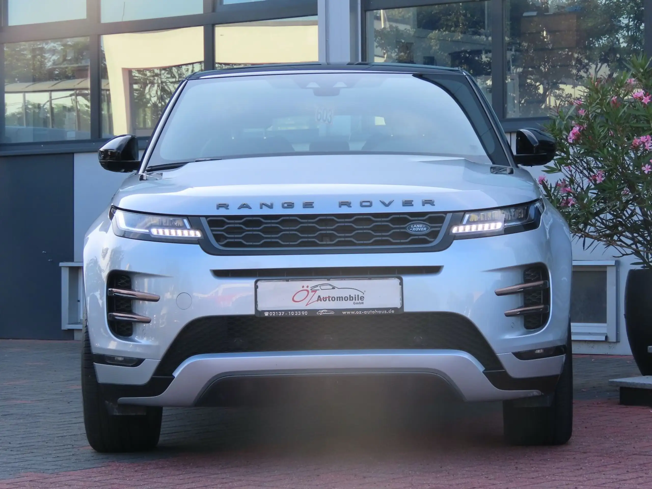 Land Rover - Range Rover Evoque