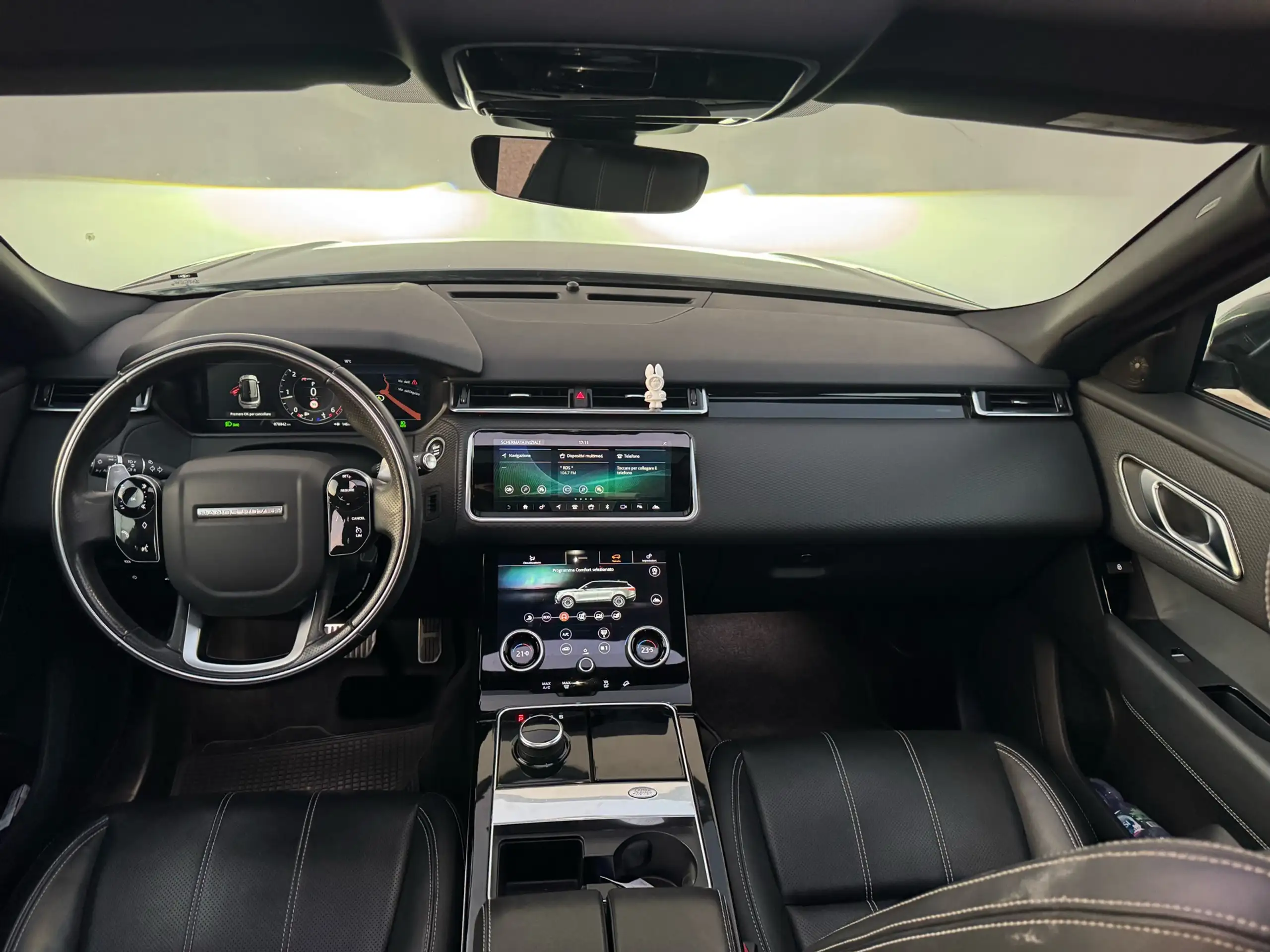 Land Rover - Range Rover Velar