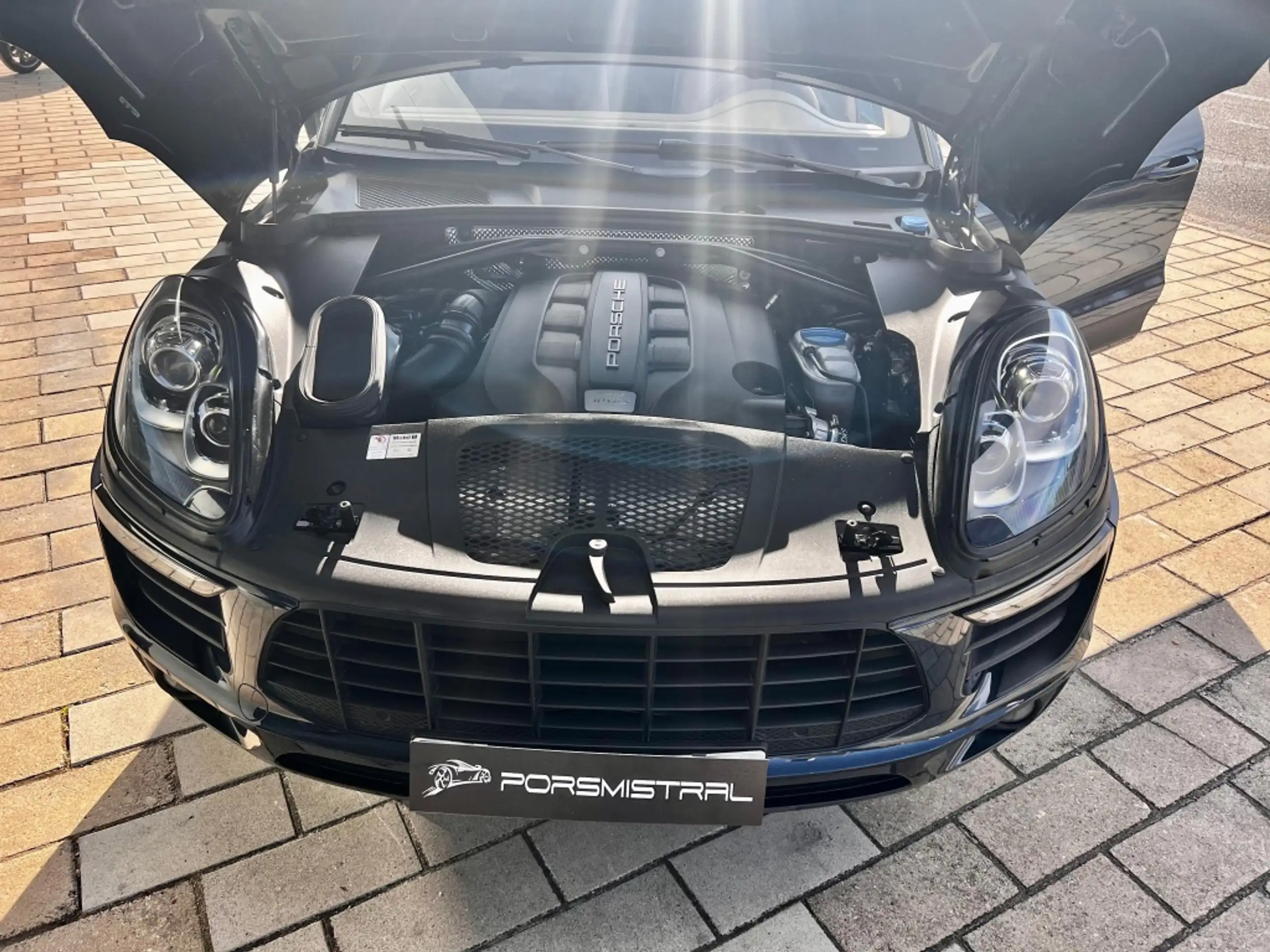 Porsche - Macan