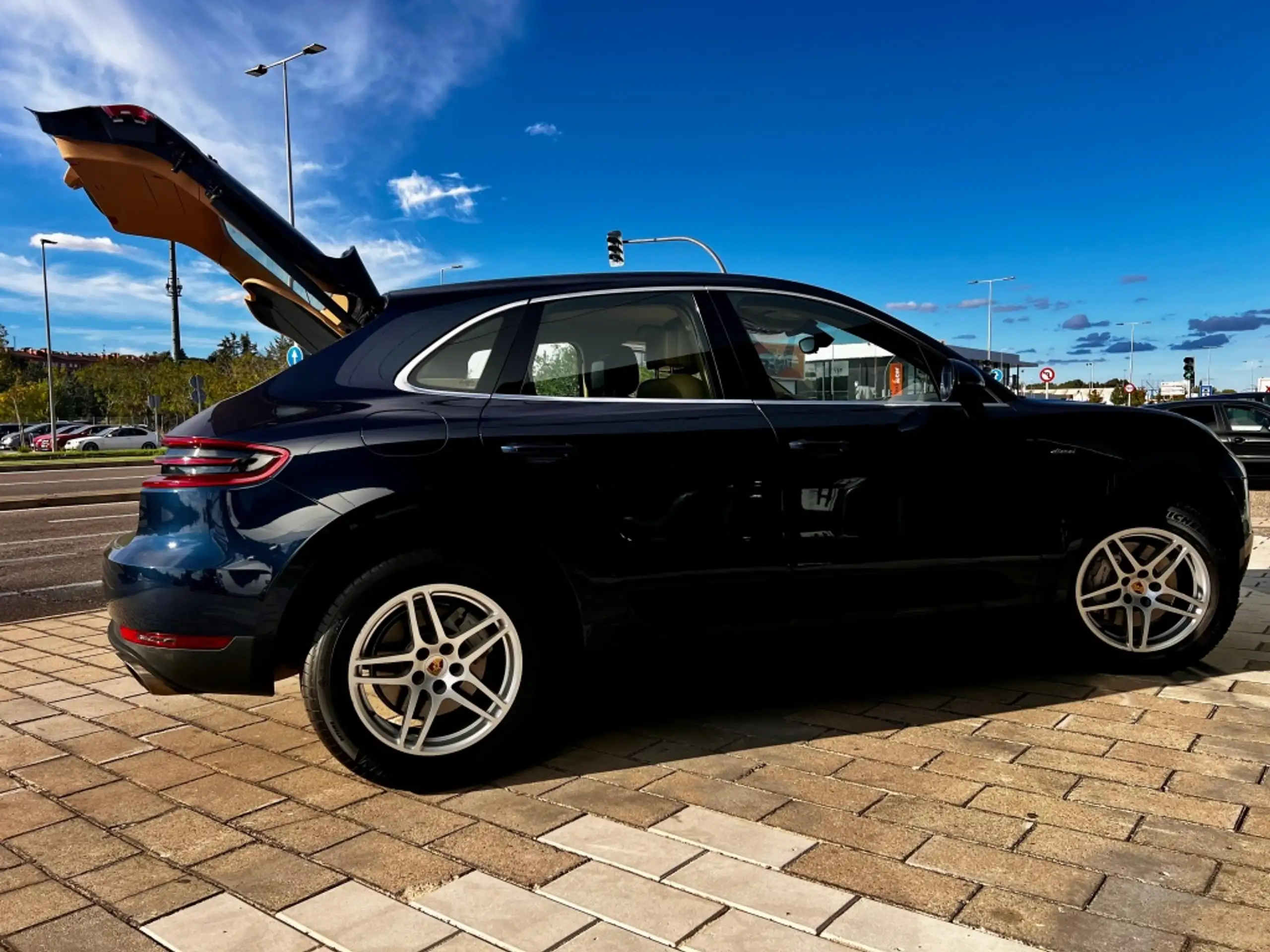 Porsche - Macan