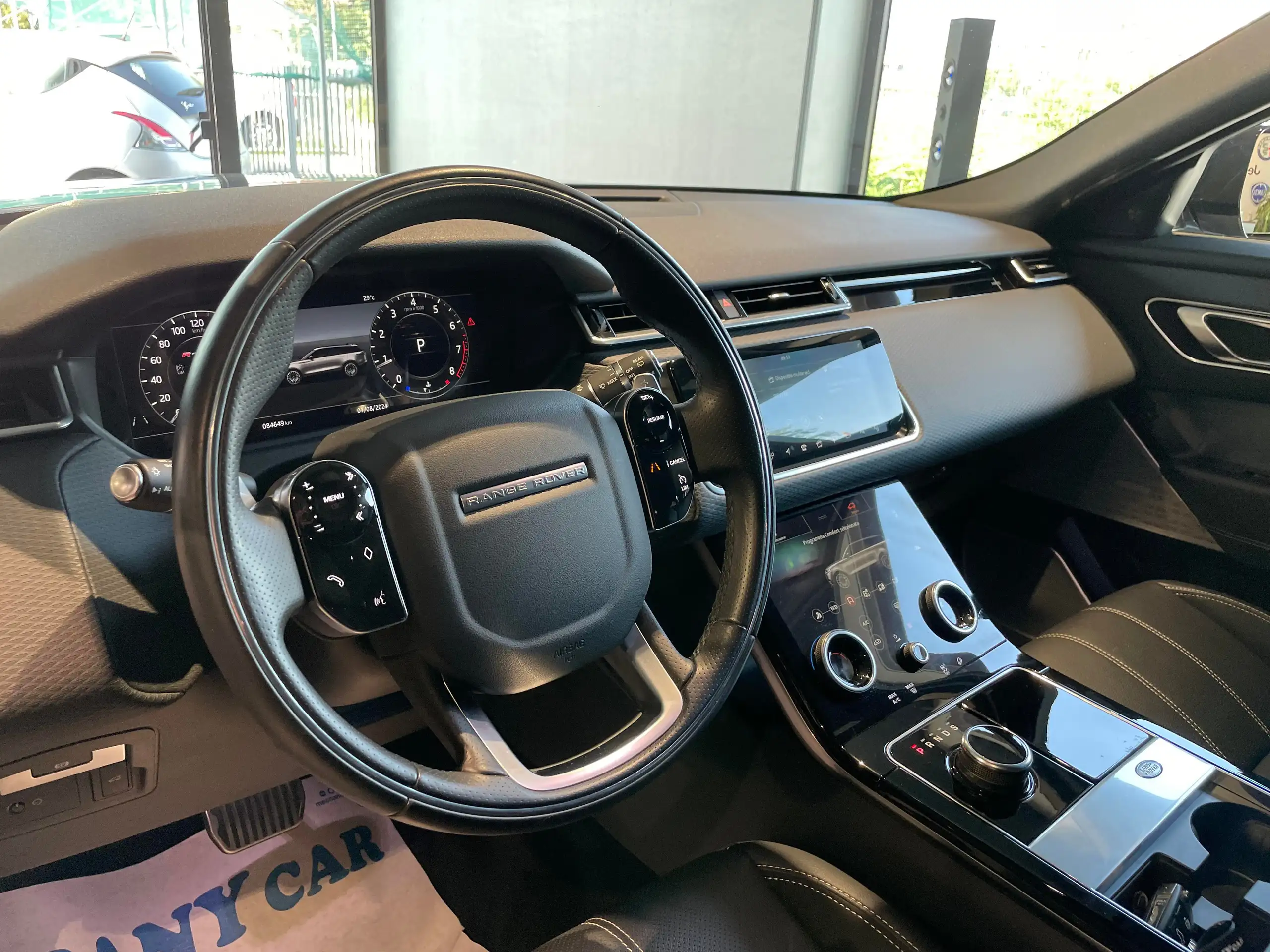 Land Rover - Range Rover Velar