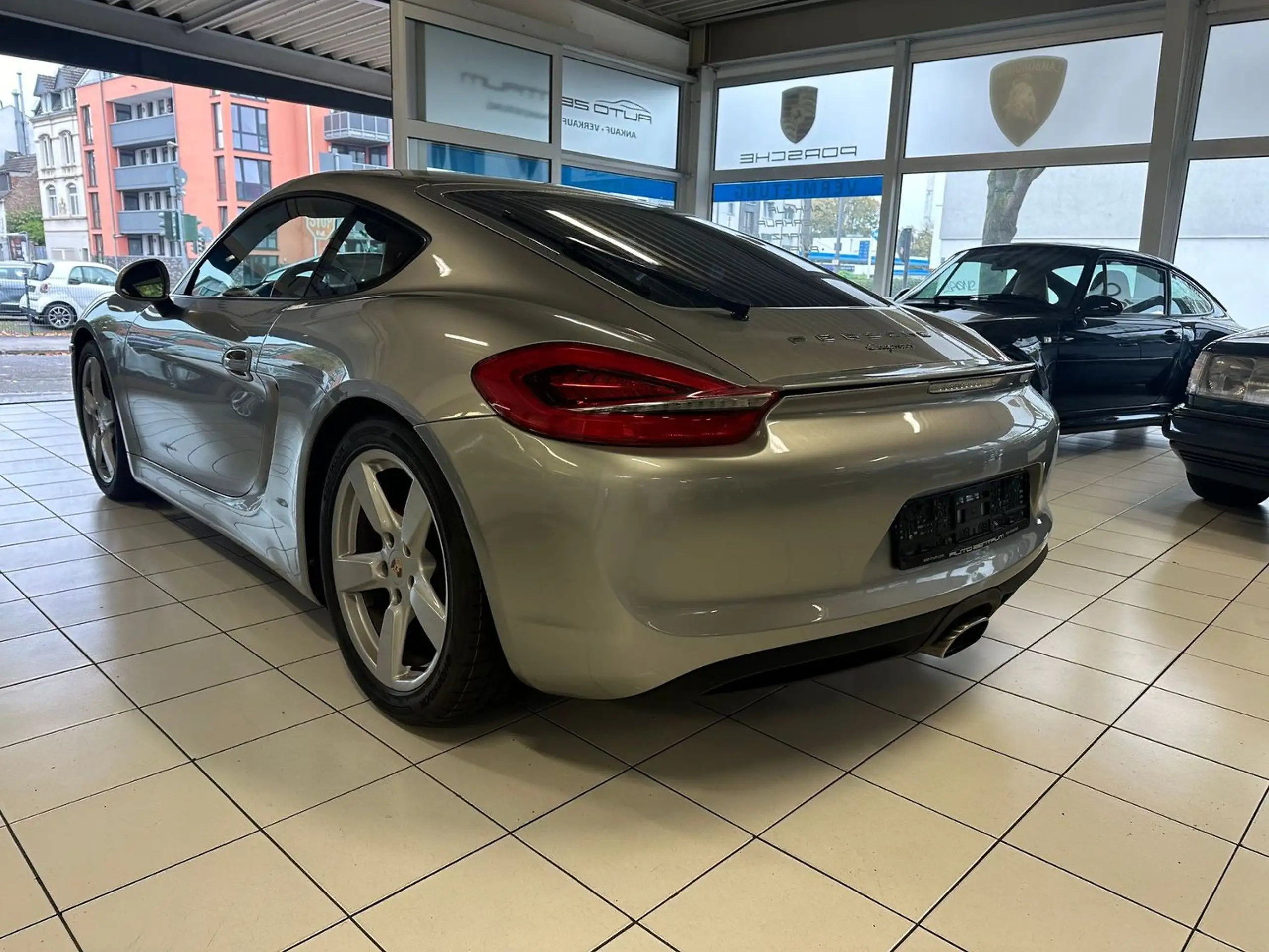 Porsche - Cayman