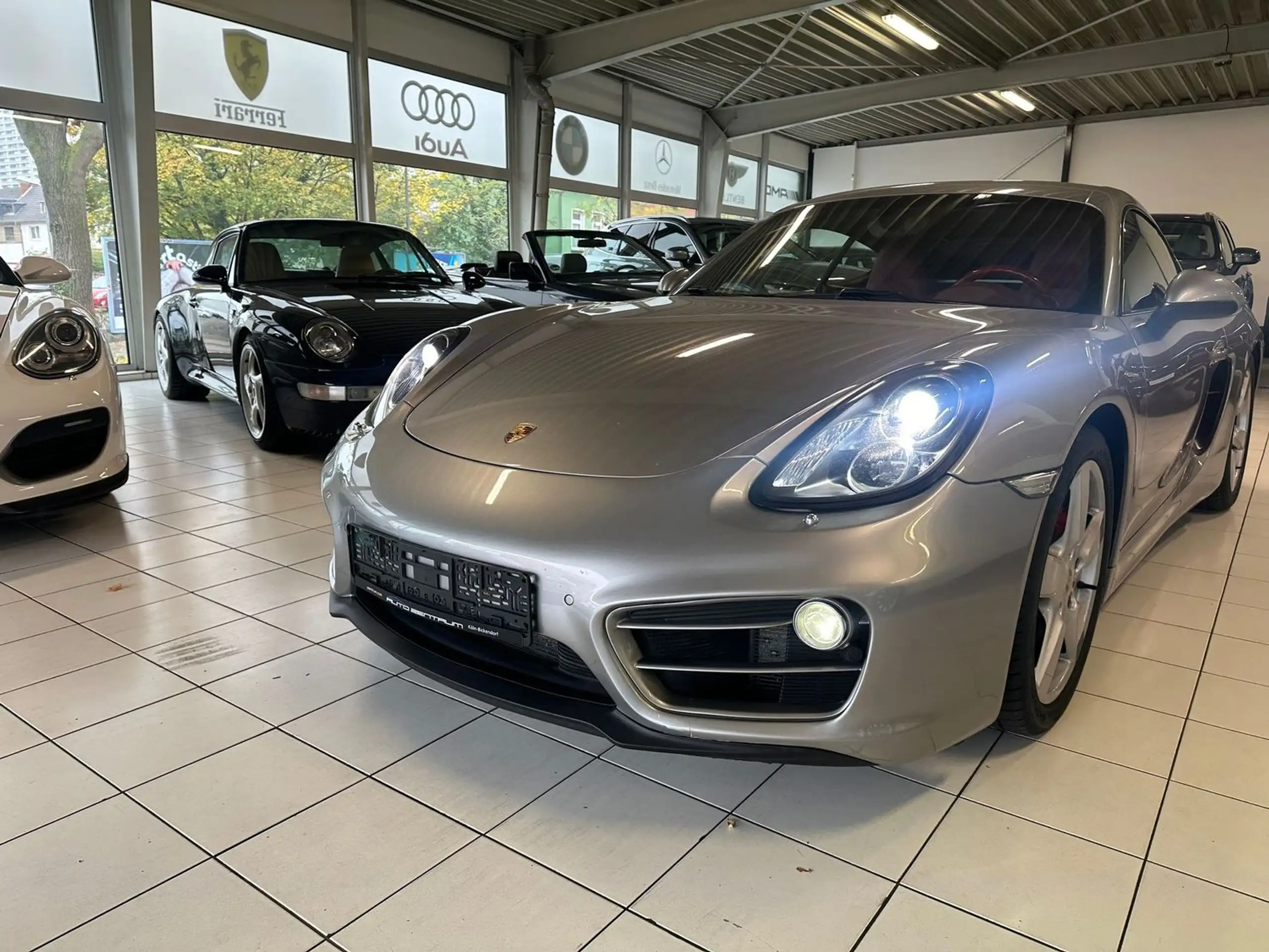 Porsche - Cayman