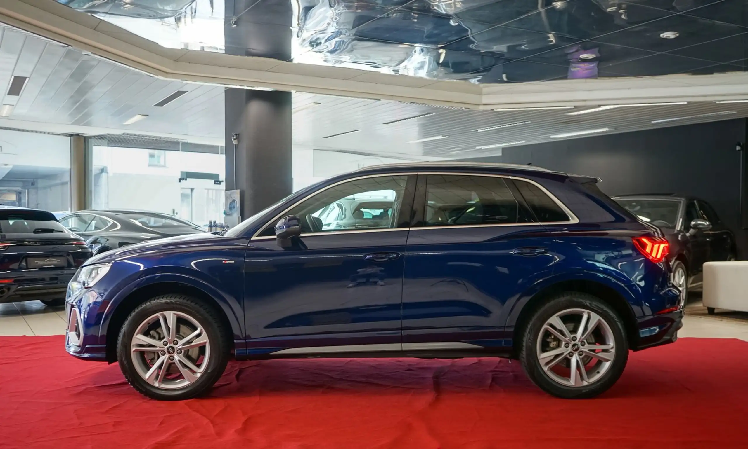 Audi - Q3