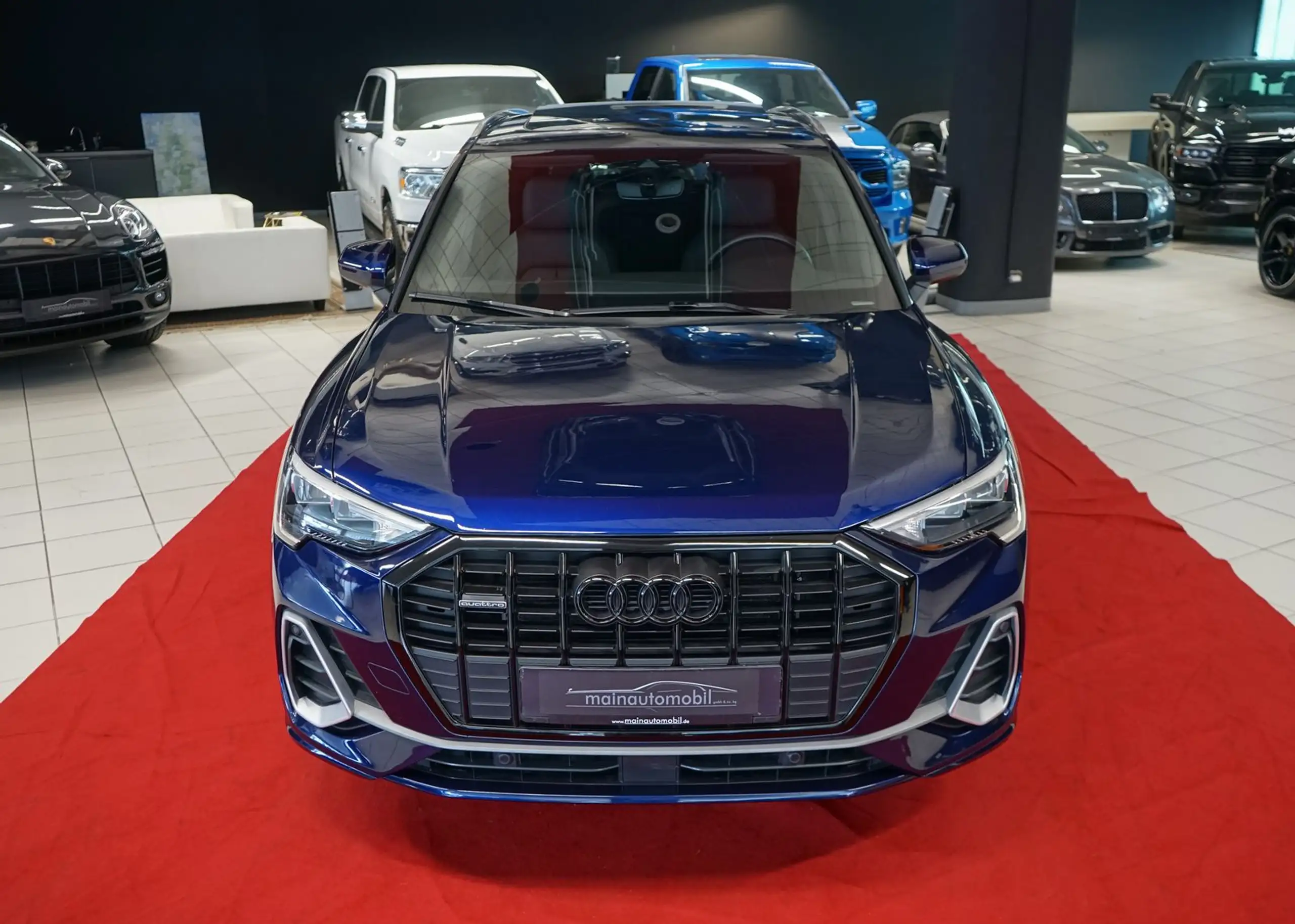 Audi - Q3