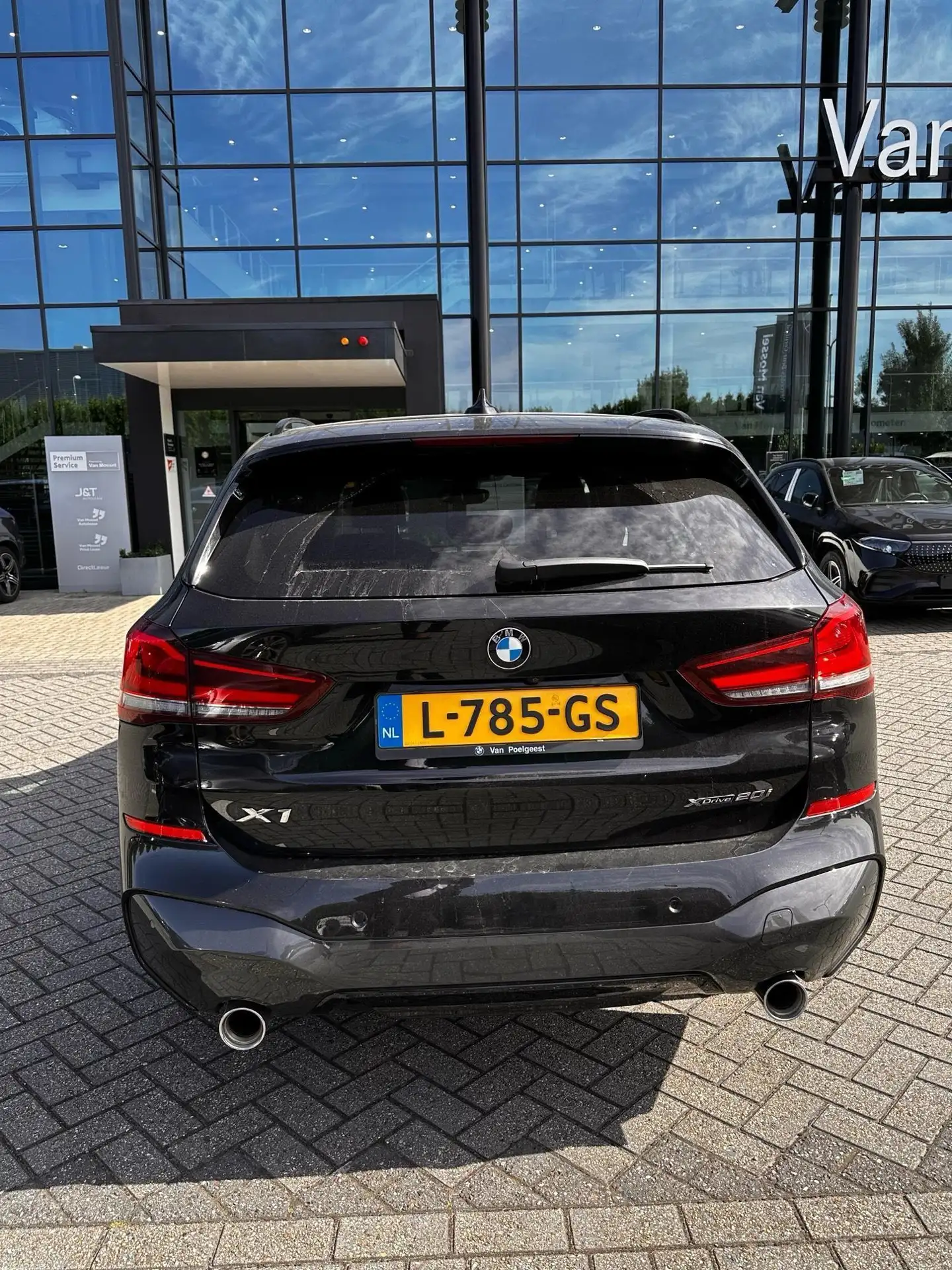 BMW - X1