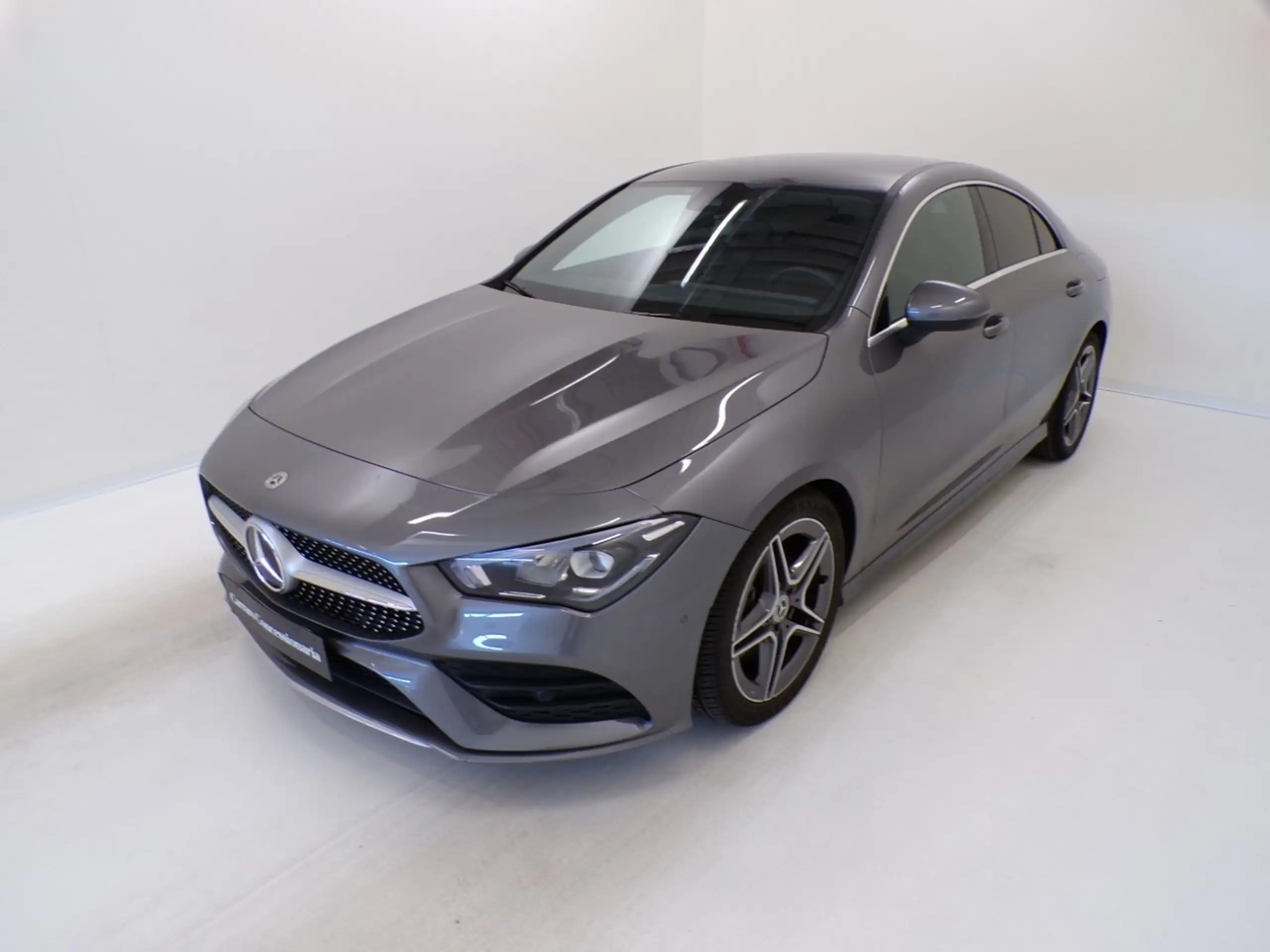 Mercedes-Benz - CLA 200