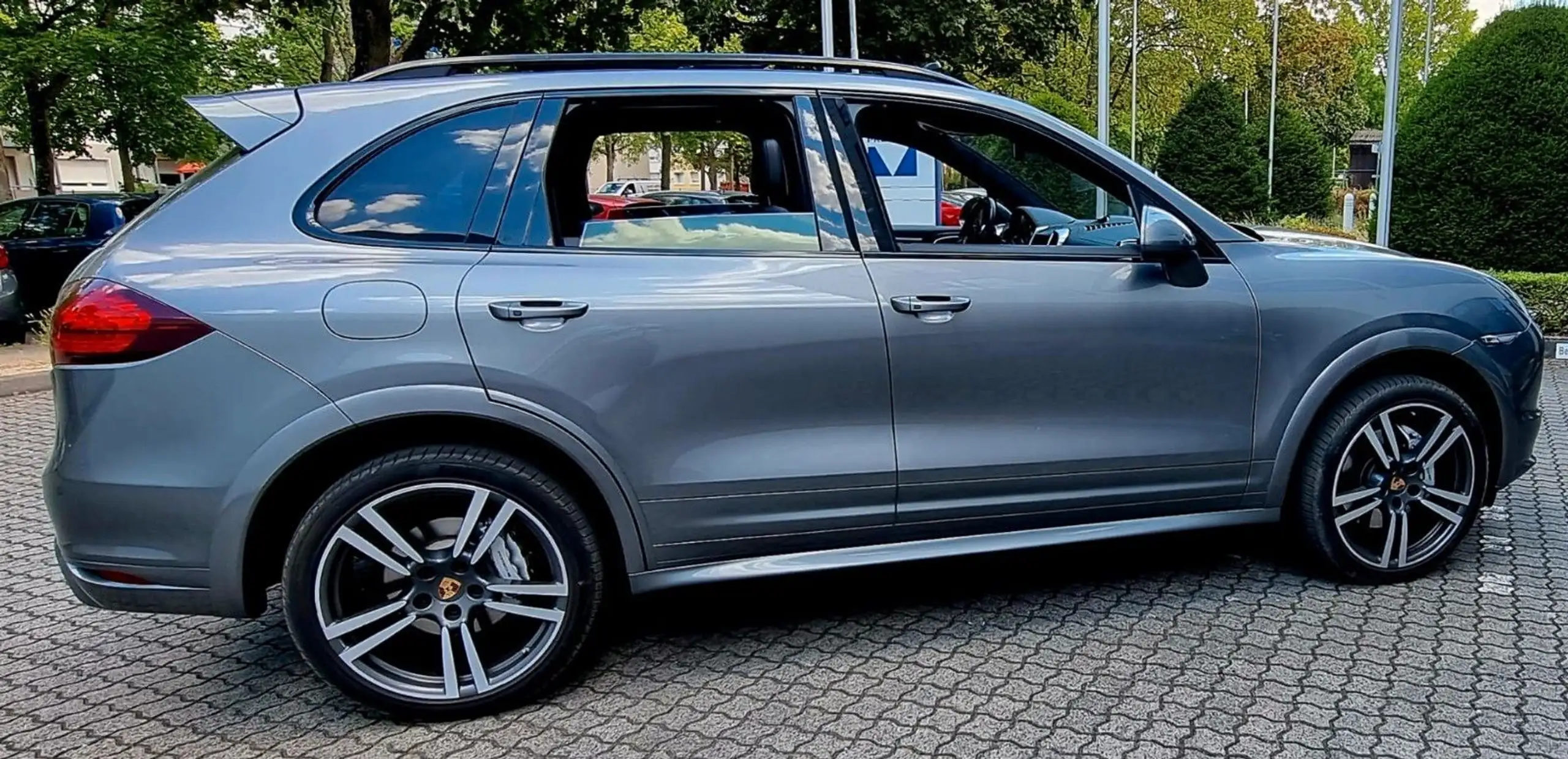 Porsche - Cayenne