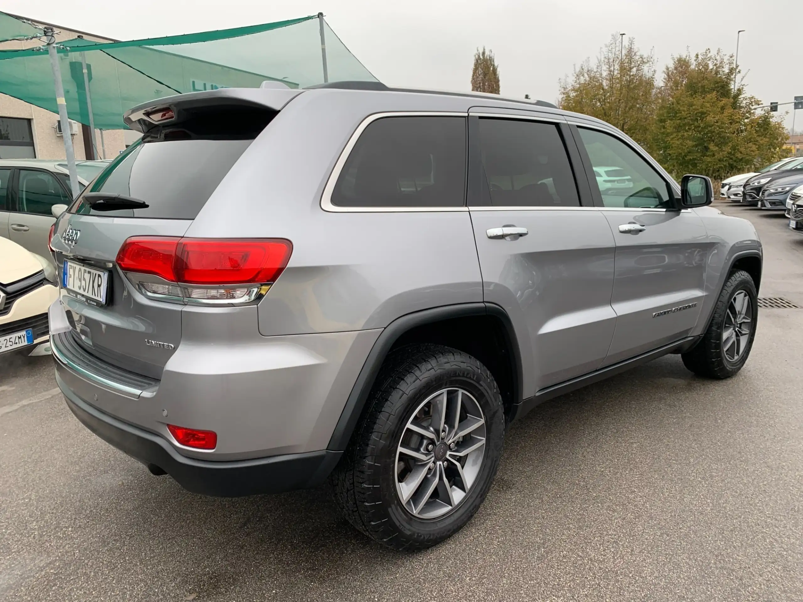 Jeep - Grand Cherokee