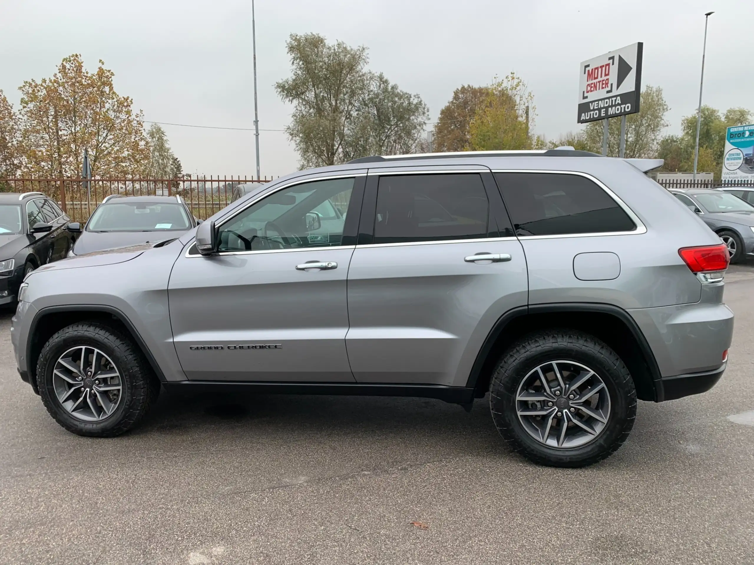 Jeep - Grand Cherokee