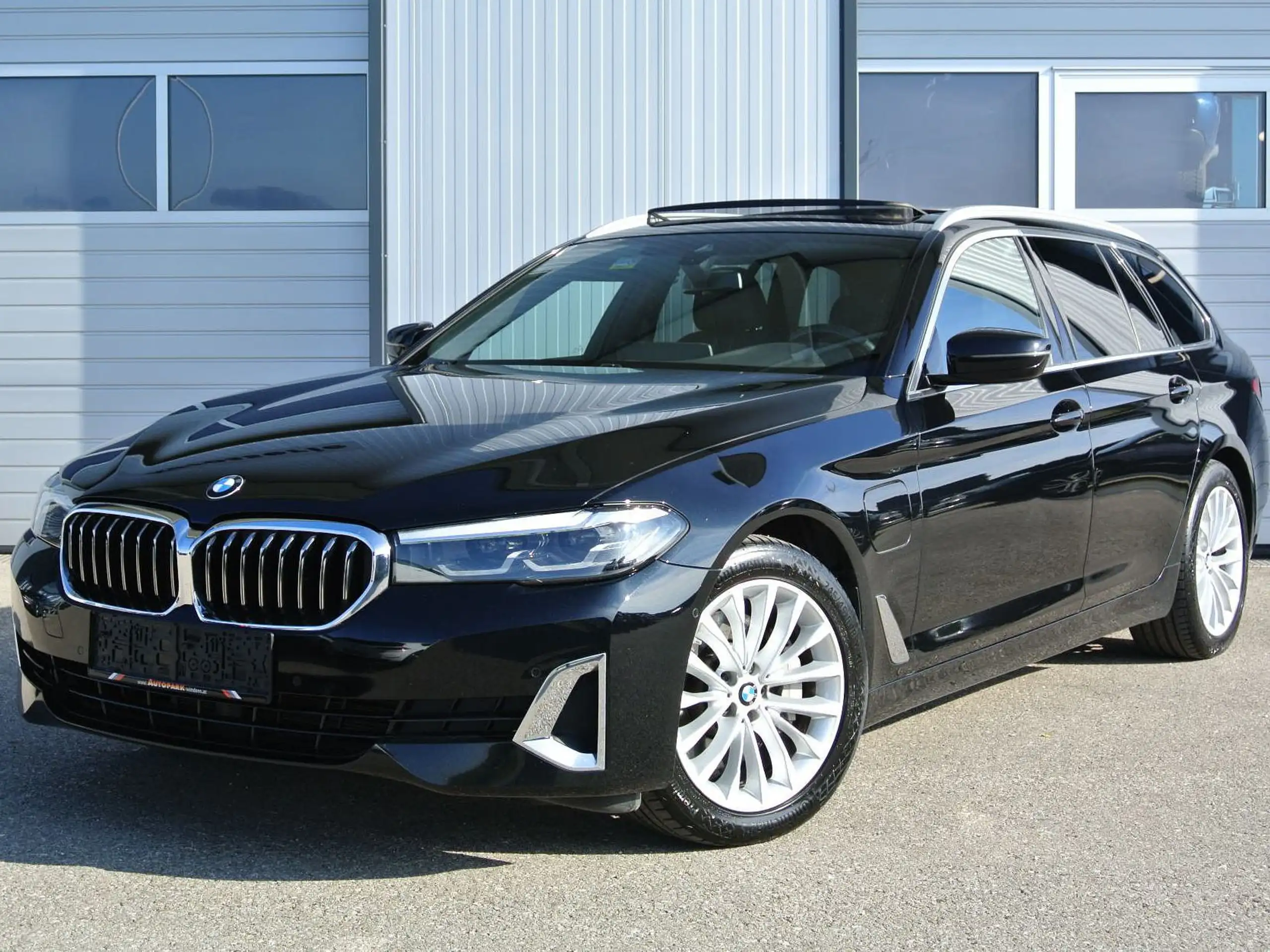 BMW - 530