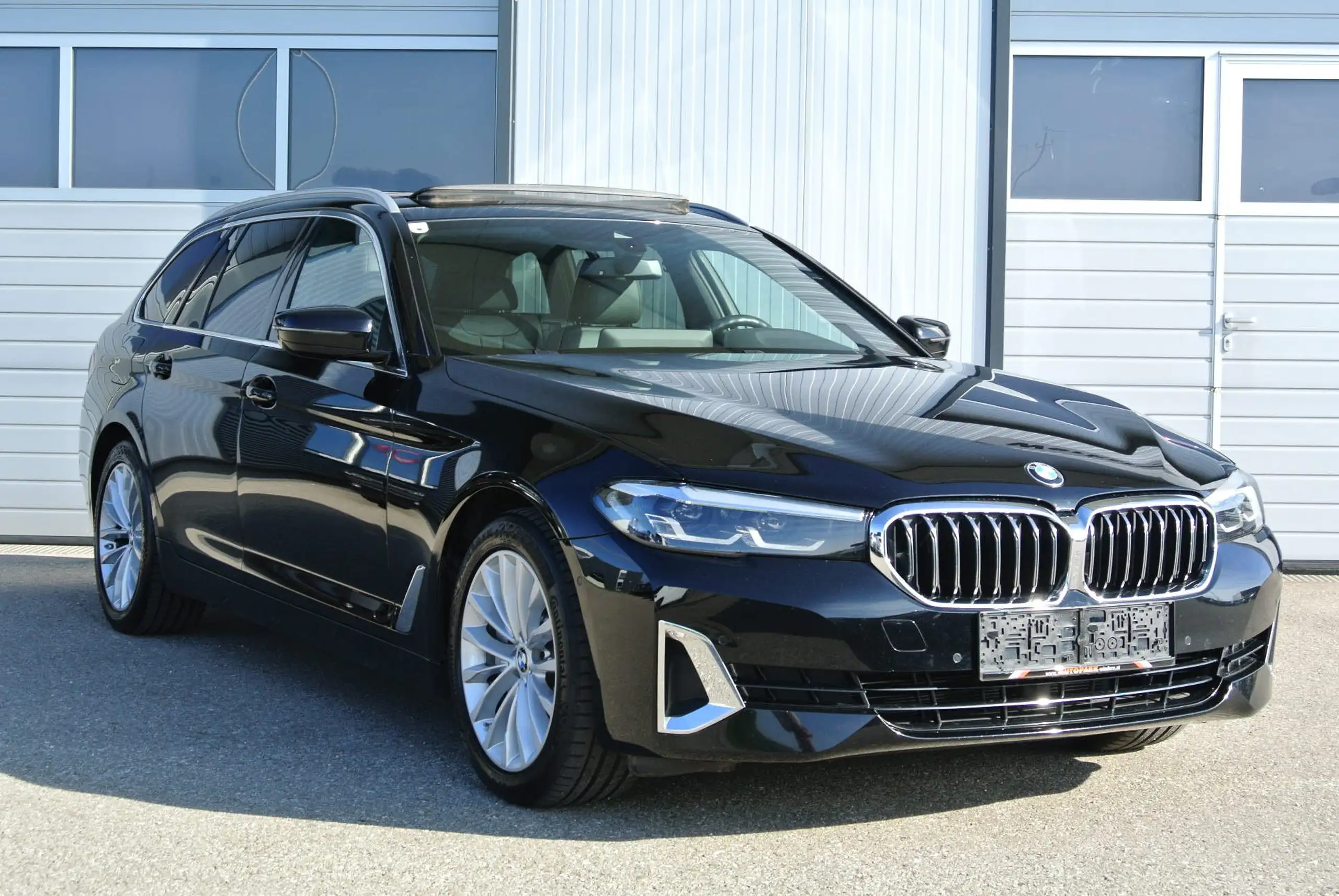 BMW - 530