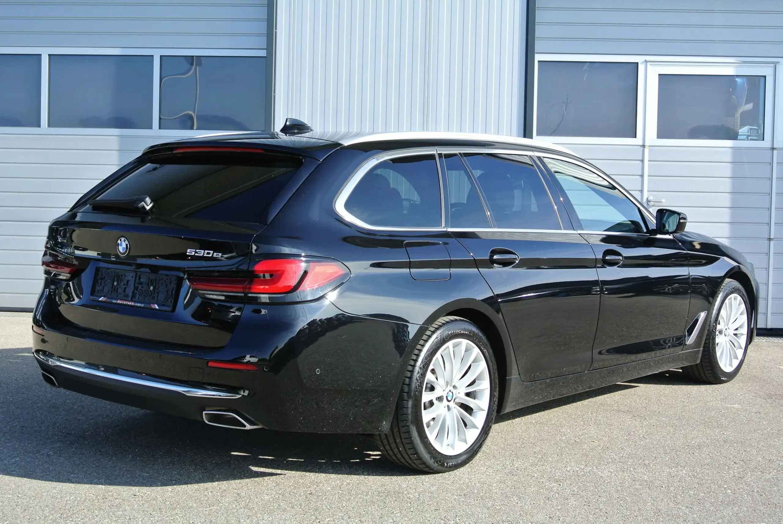 BMW - 530