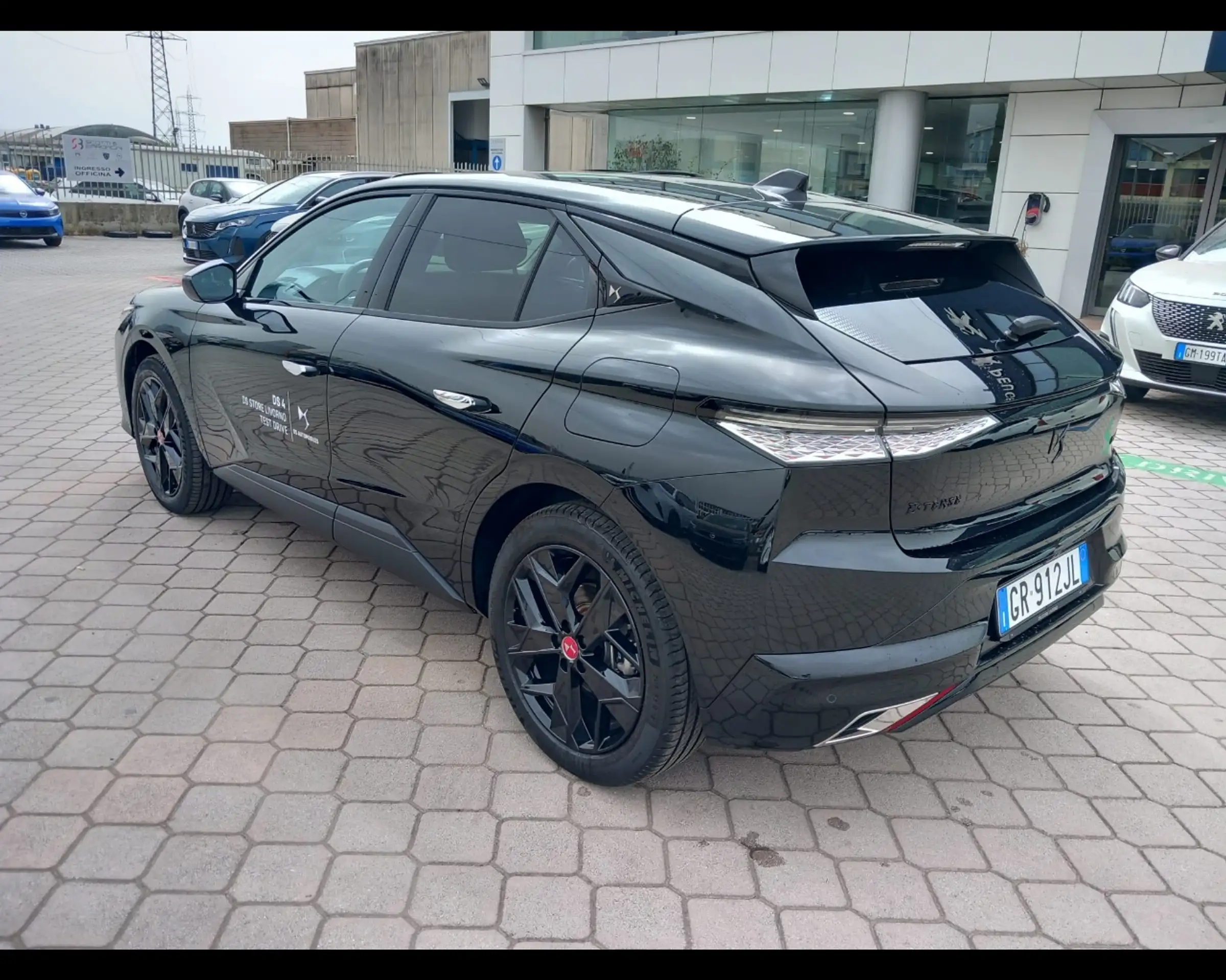 DS Automobiles - DS 4