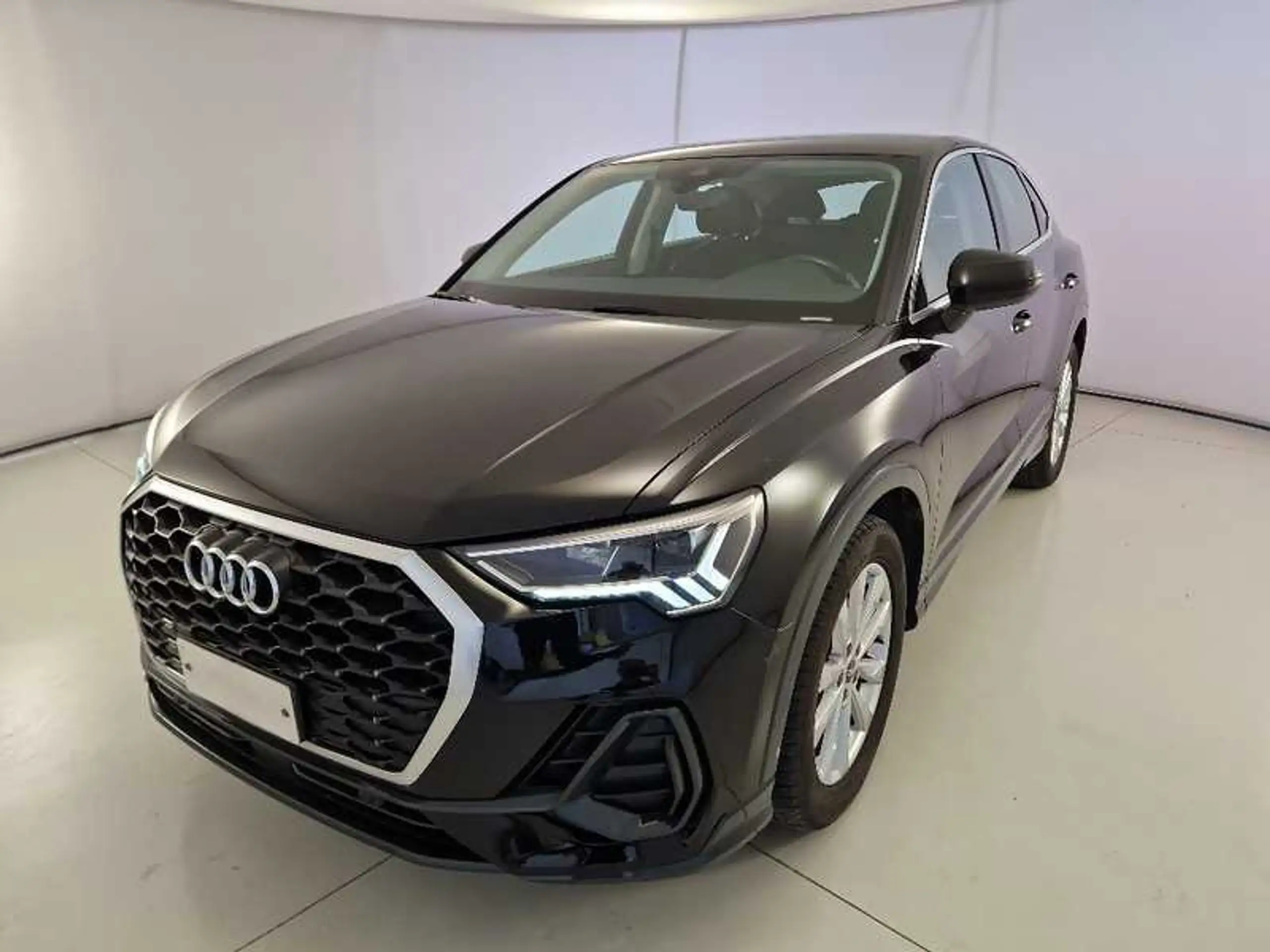 Audi - Q3