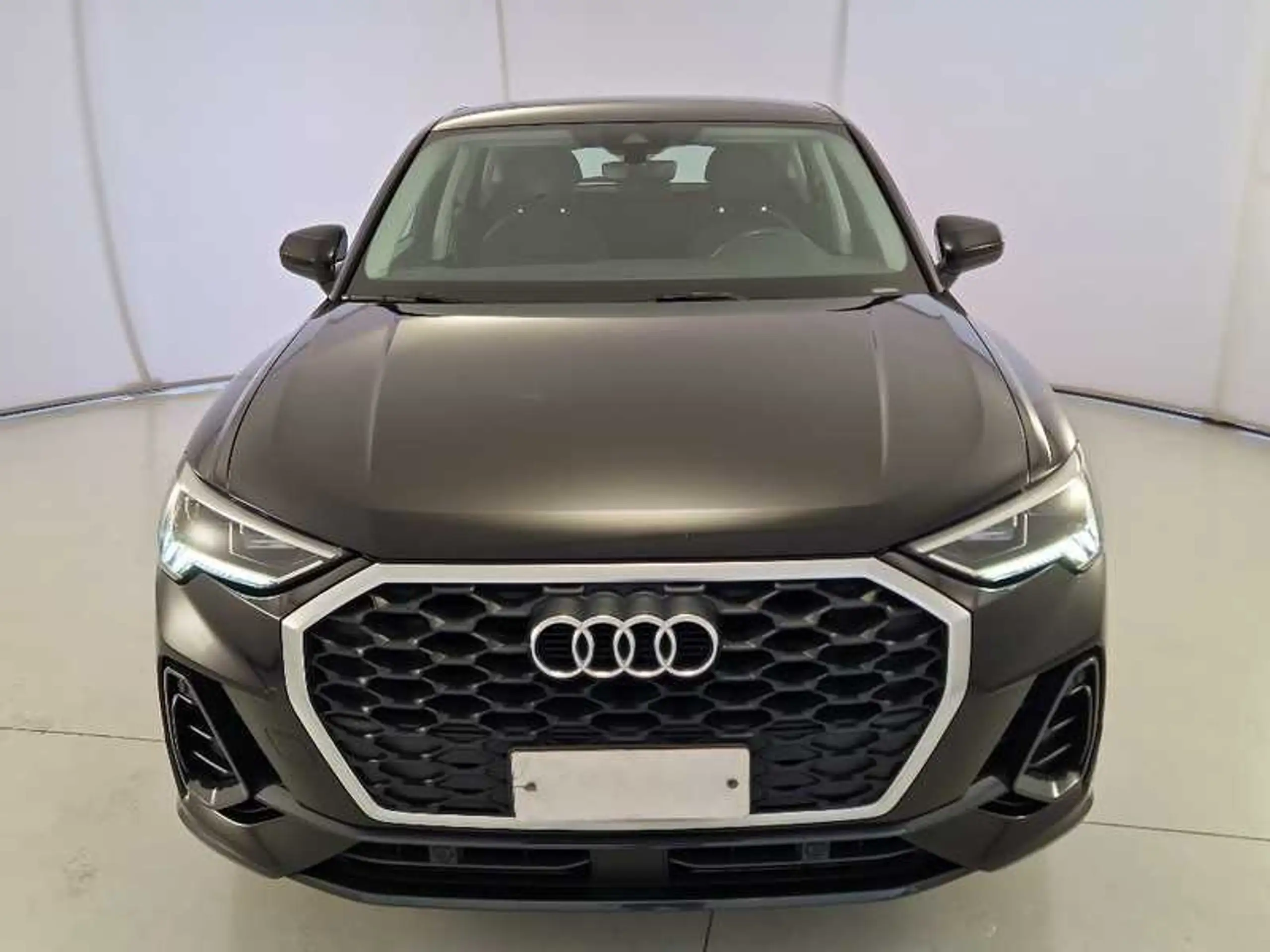 Audi - Q3