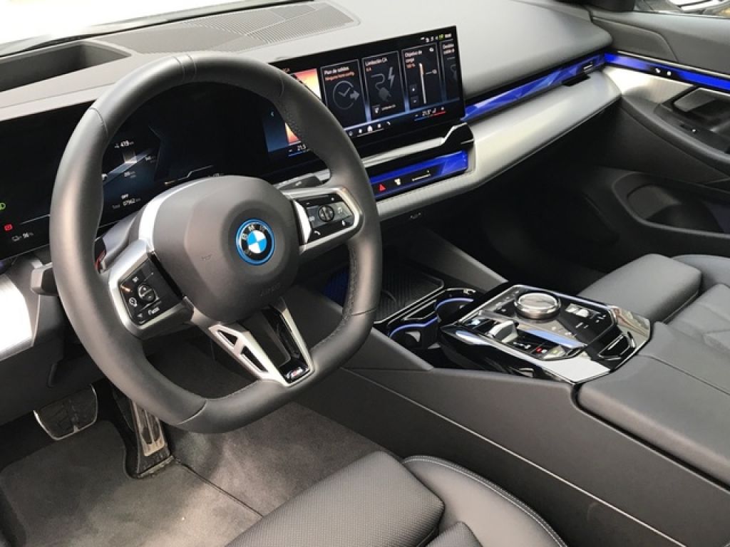 BMW - i5