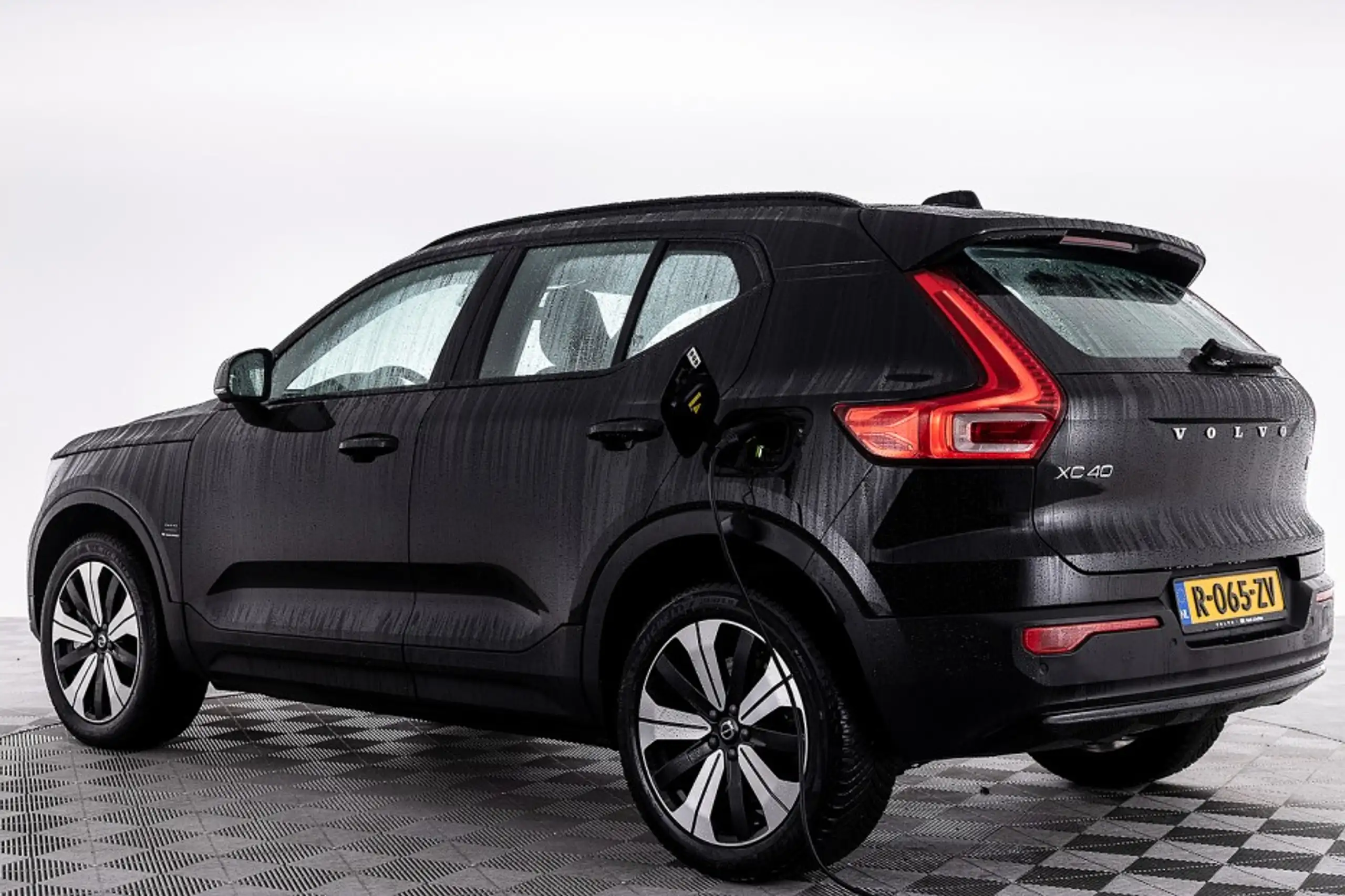 Volvo - XC40