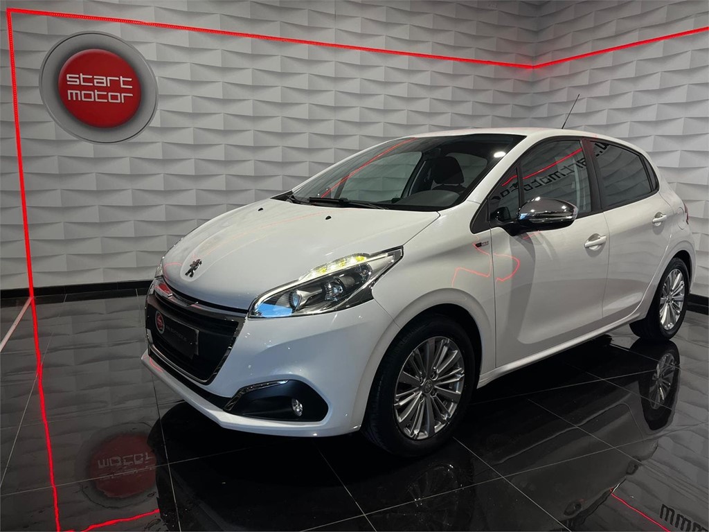 Peugeot - 208