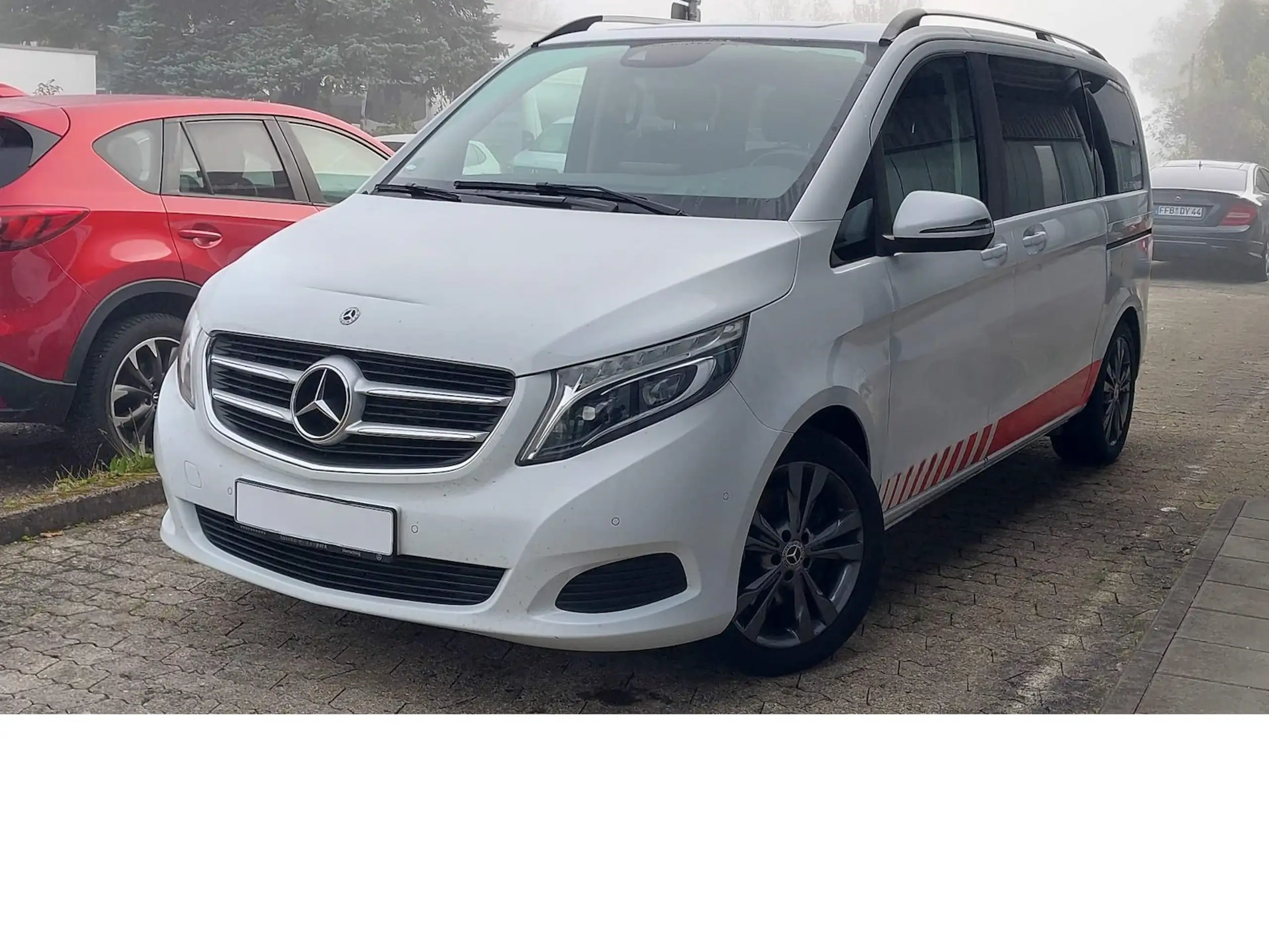 Mercedes-Benz - V 220