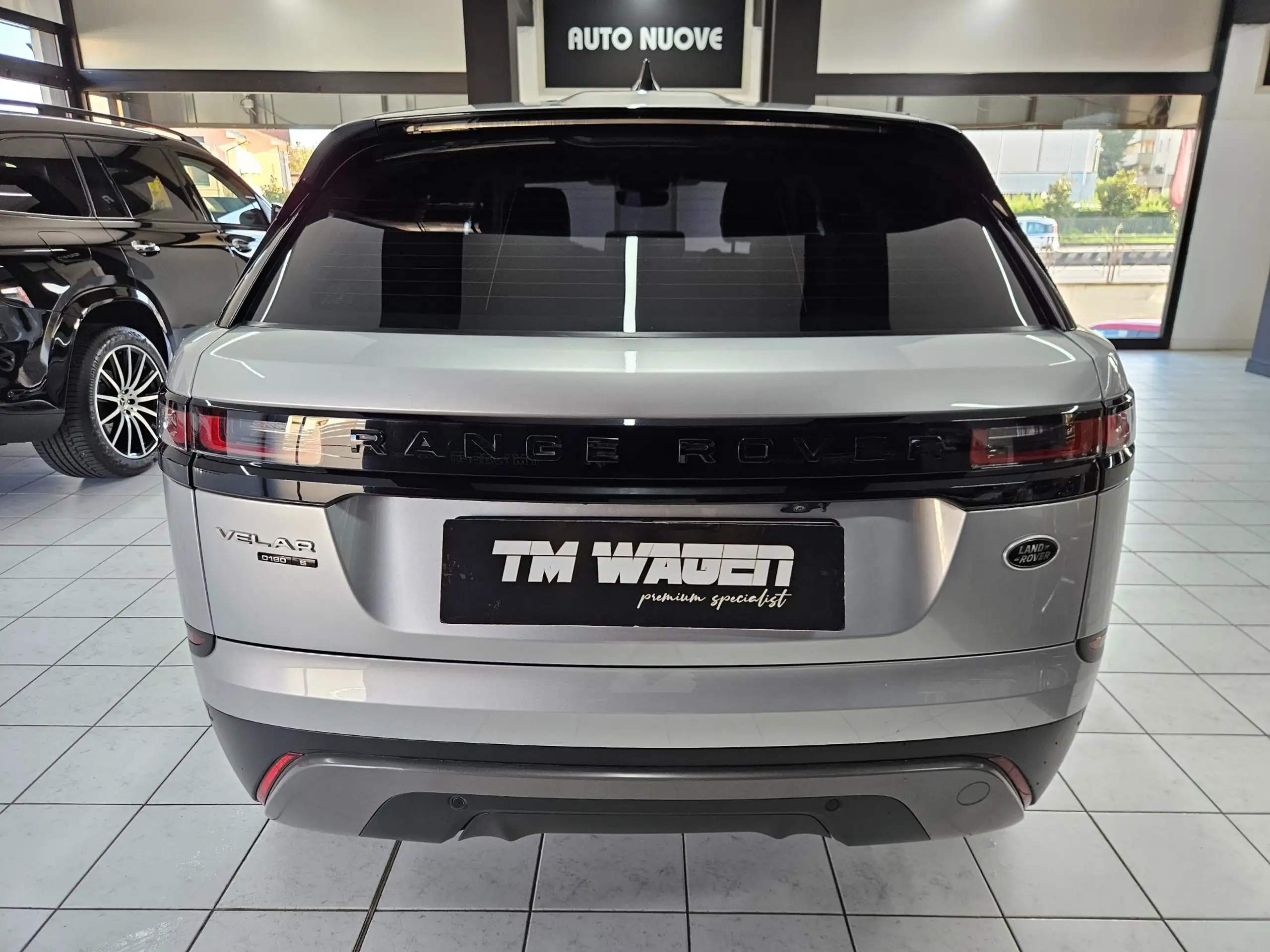 Land Rover - Range Rover Velar