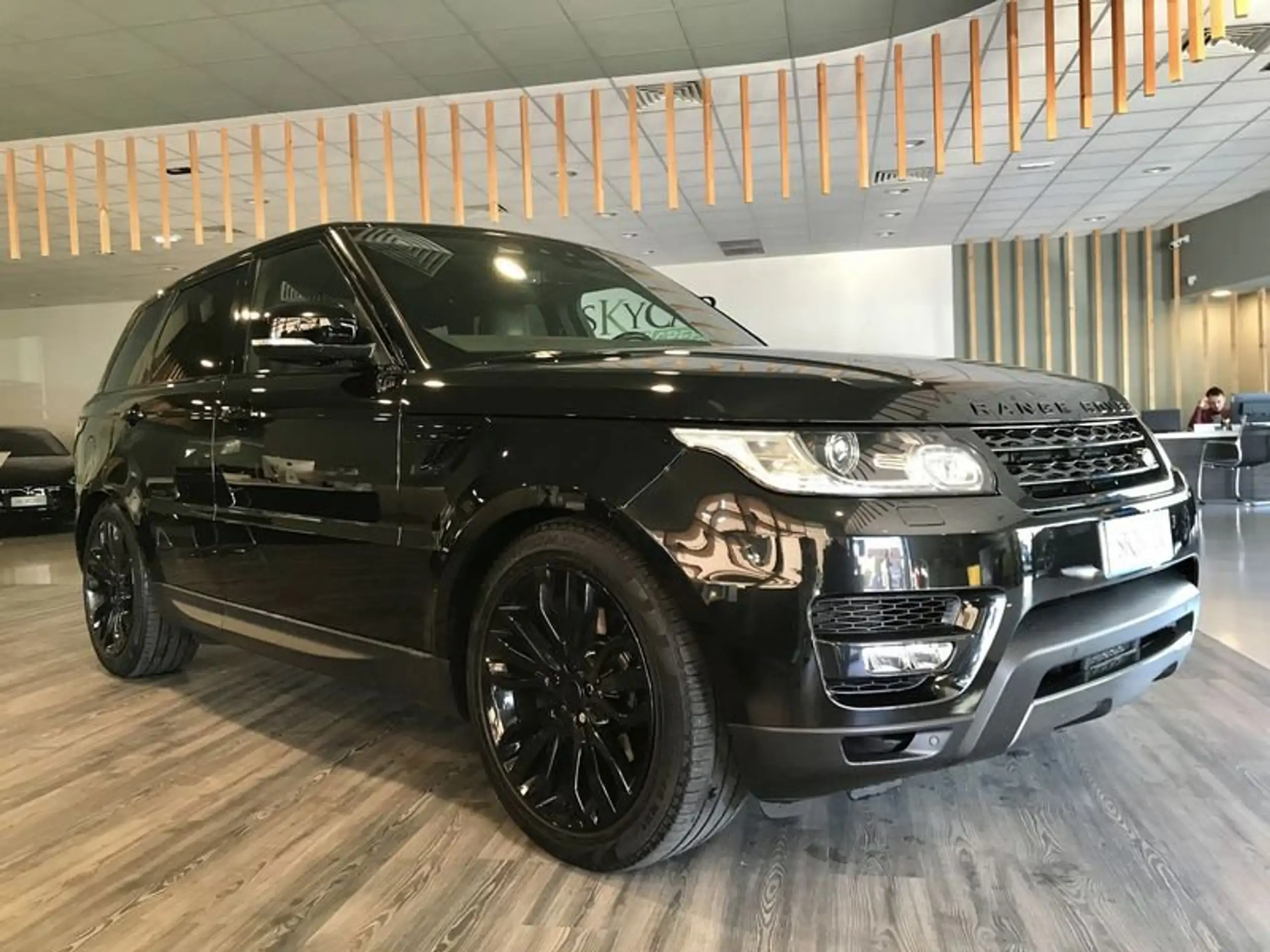 Land Rover - Range Rover Sport