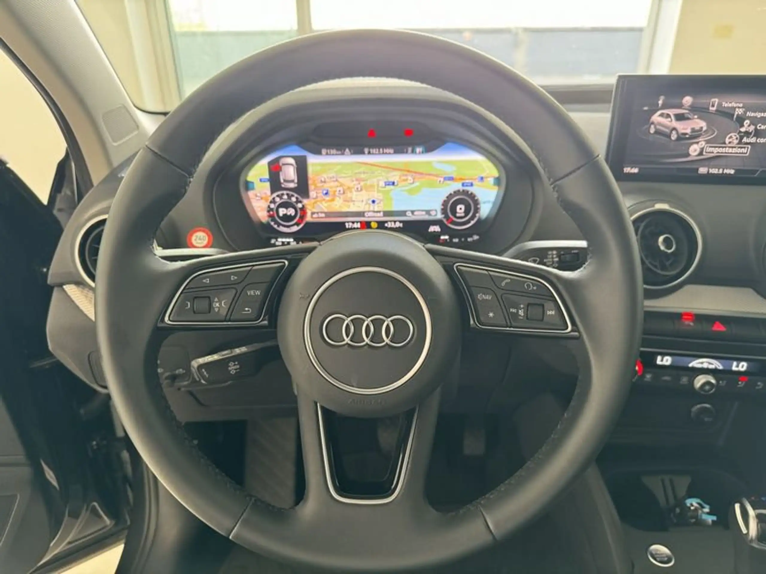 Audi - Q2