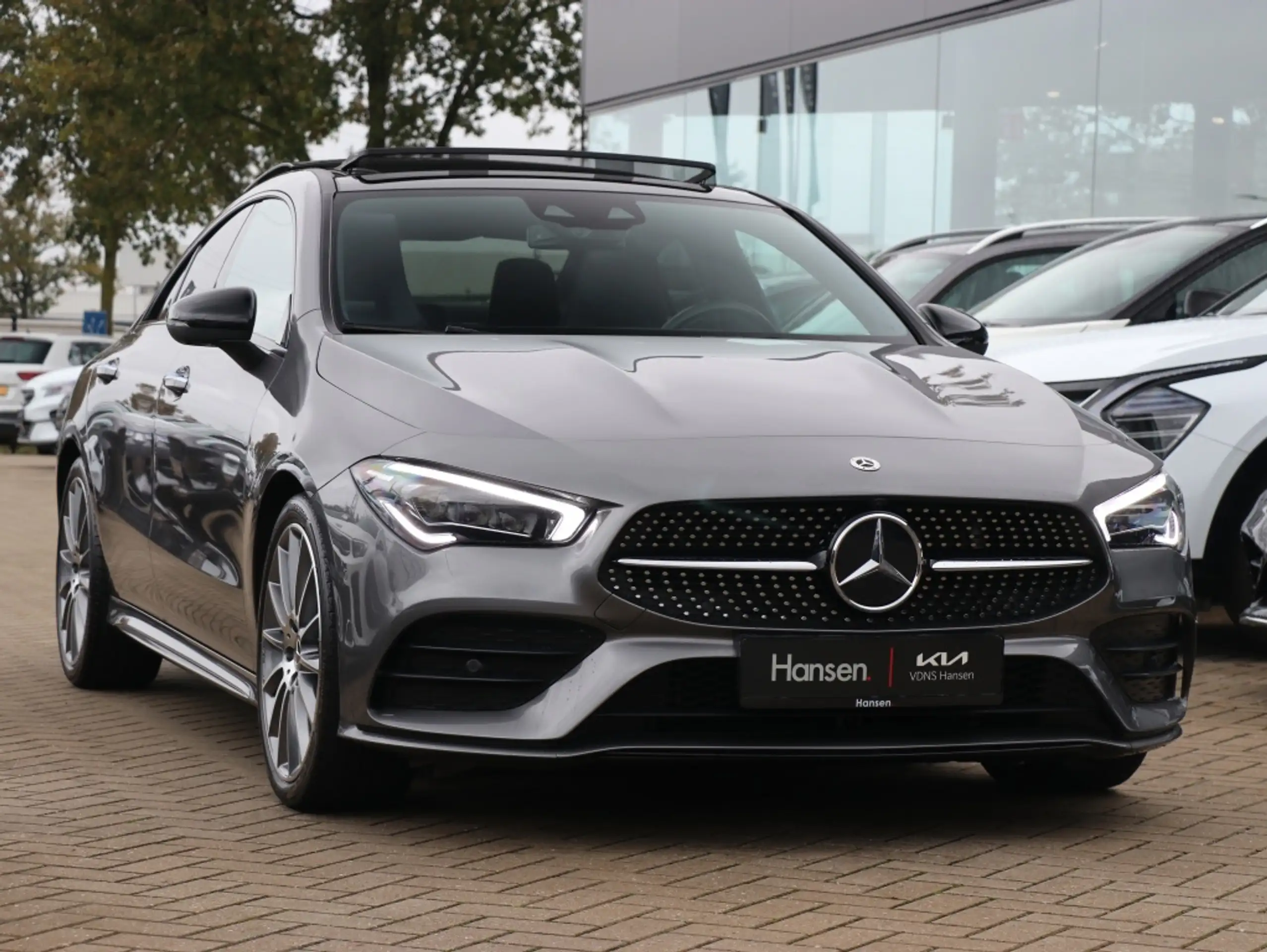 Mercedes-Benz - CLA 200