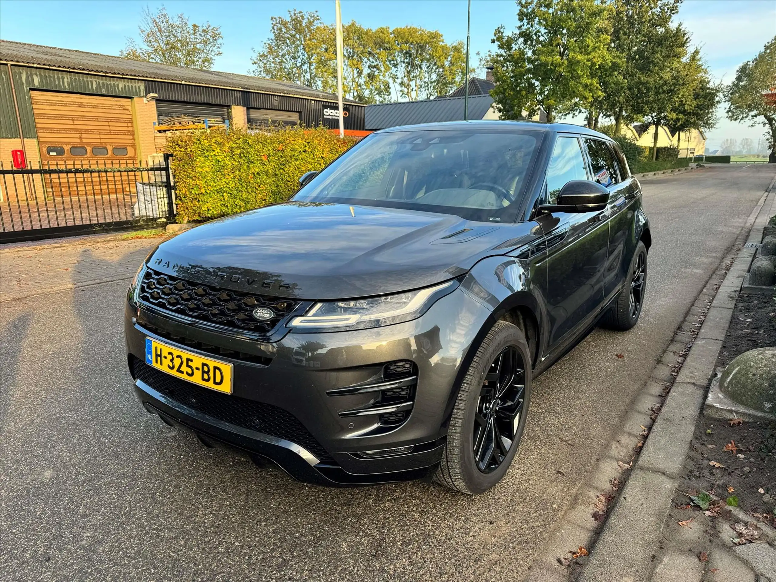 Land Rover - Range Rover Evoque