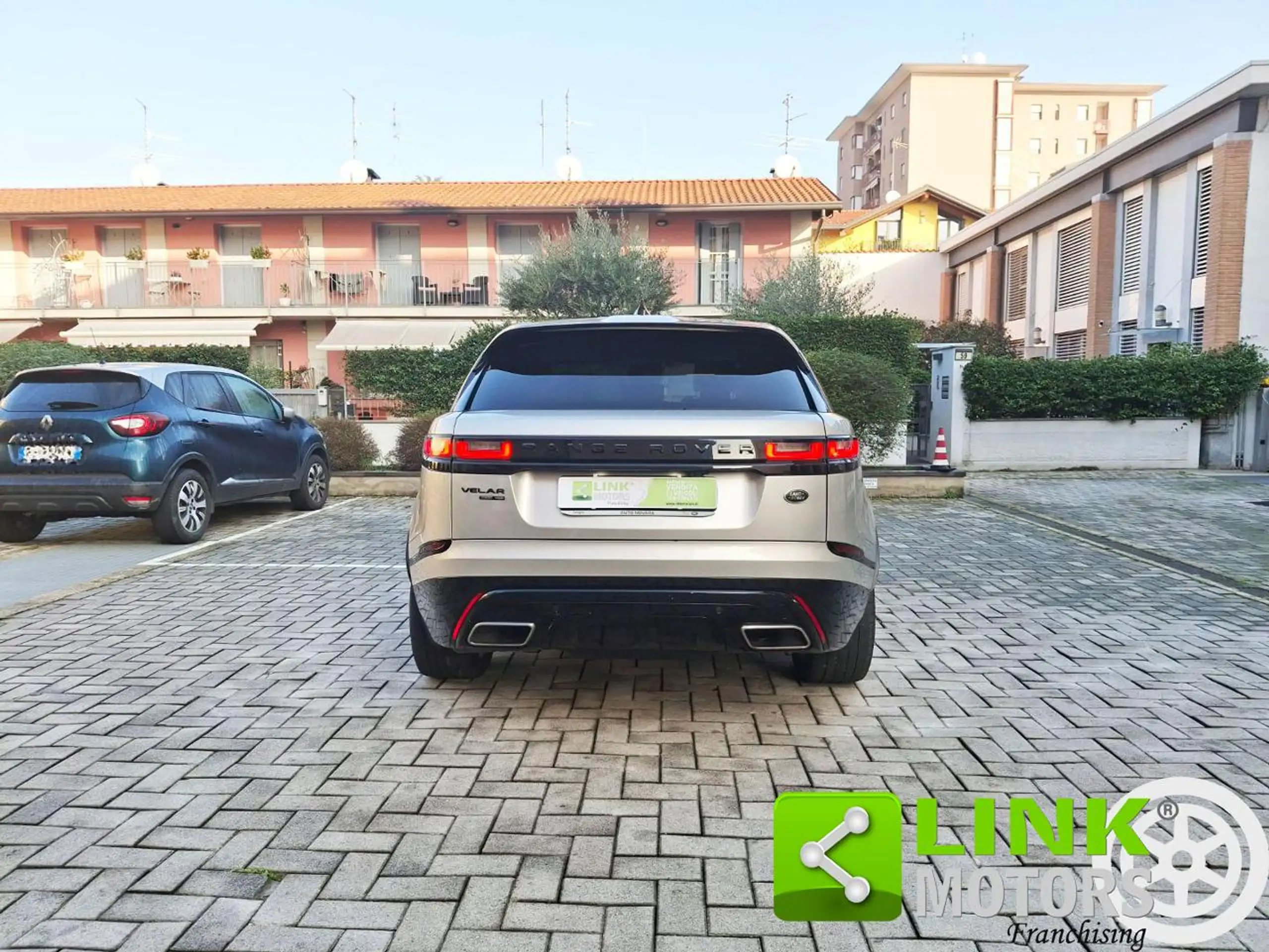 Land Rover - Range Rover Velar