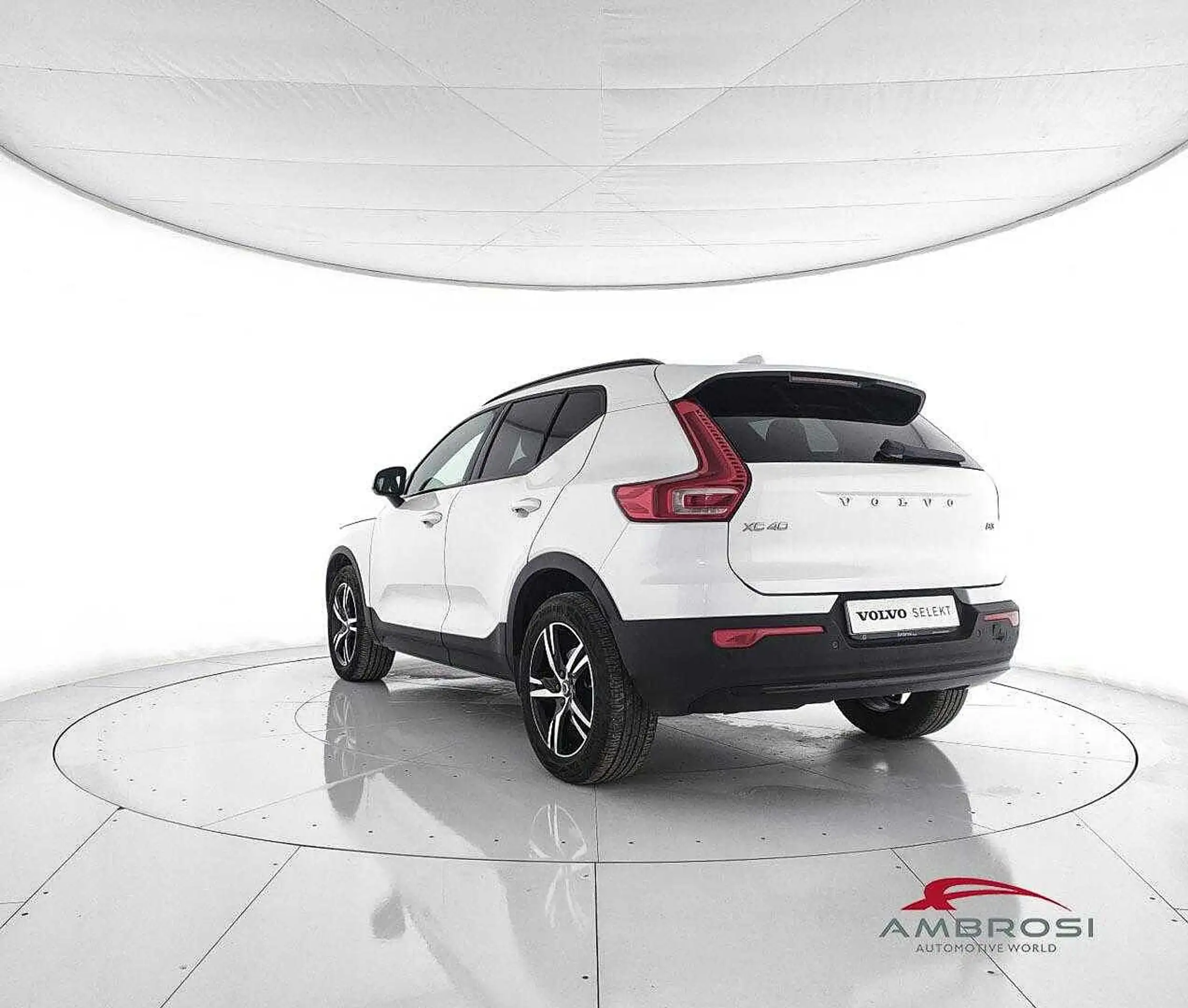 Volvo - XC40