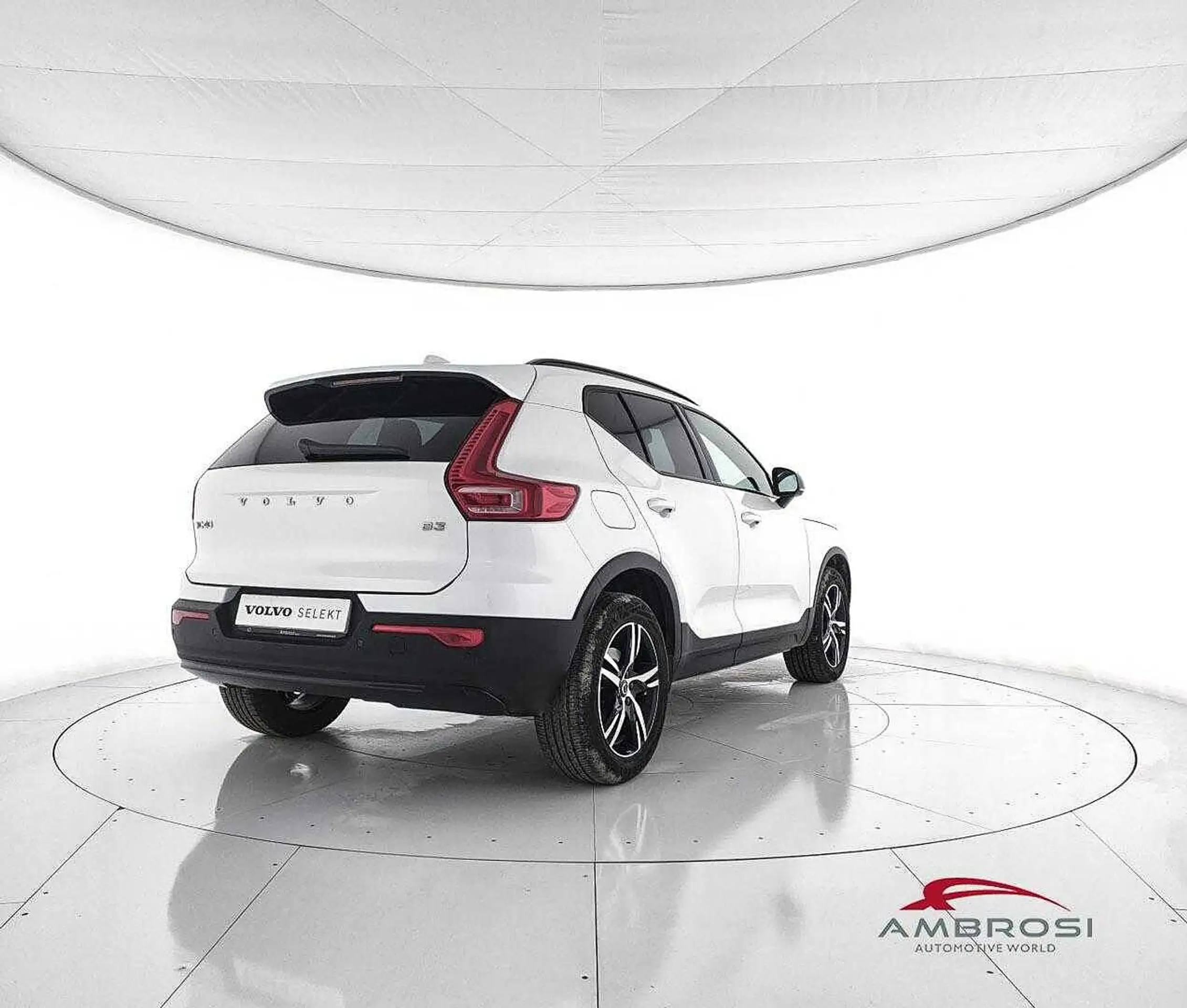 Volvo - XC40