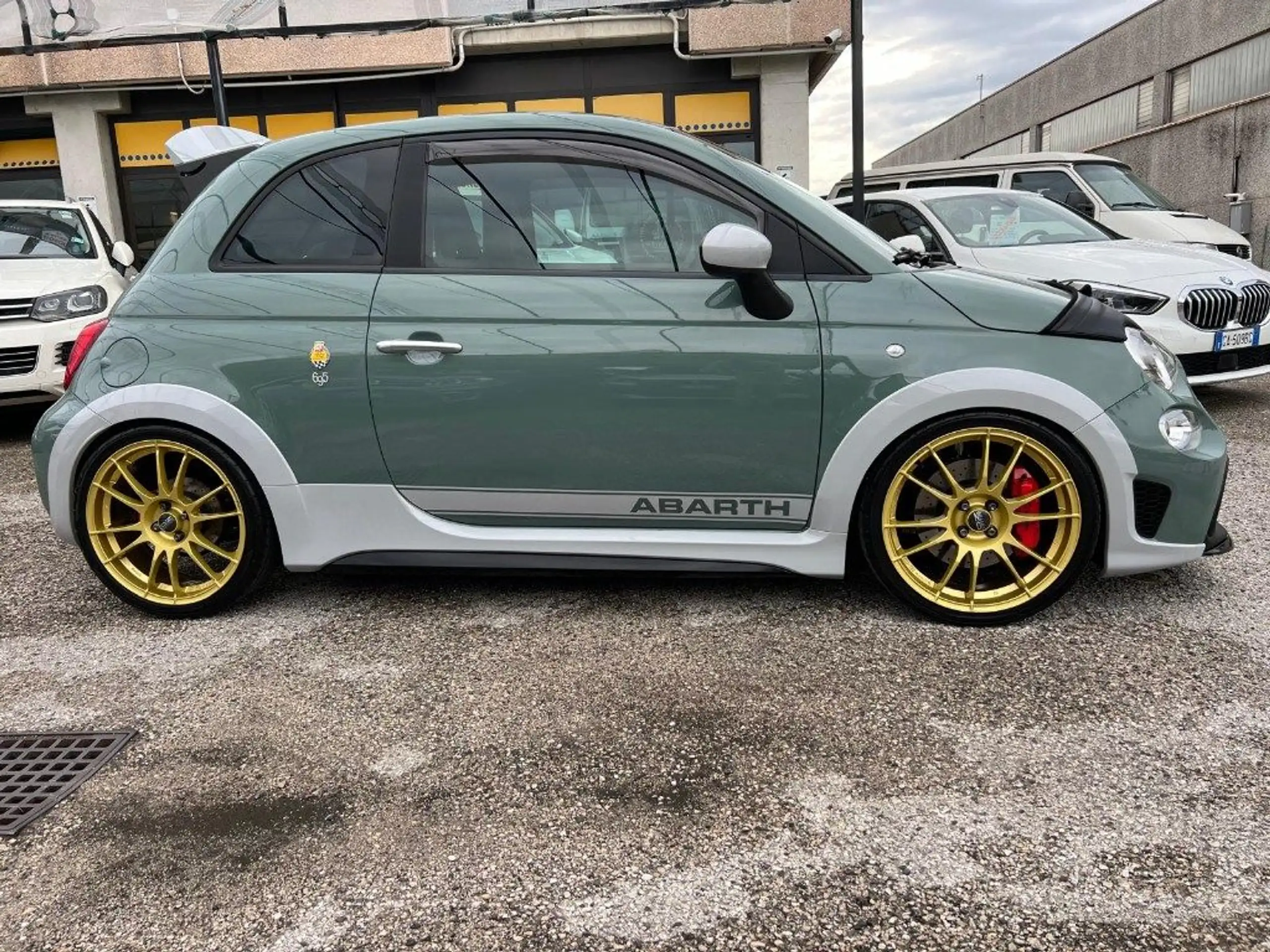 Abarth - 695