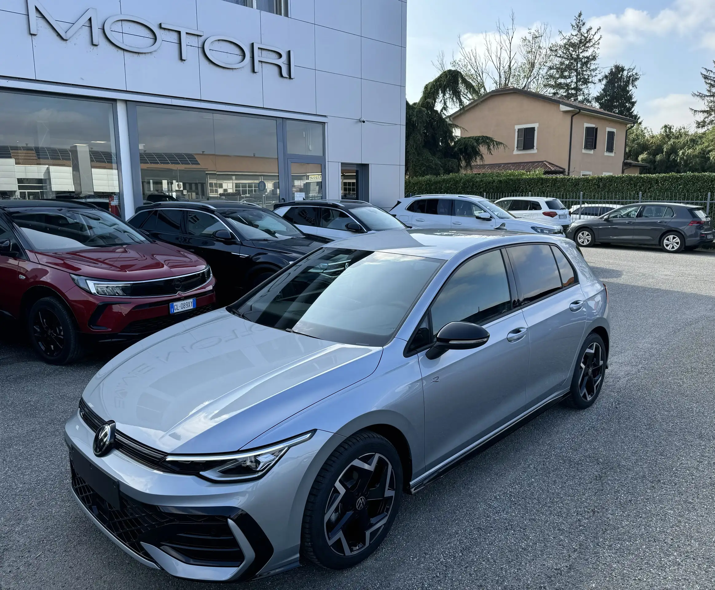 Volkswagen - Golf