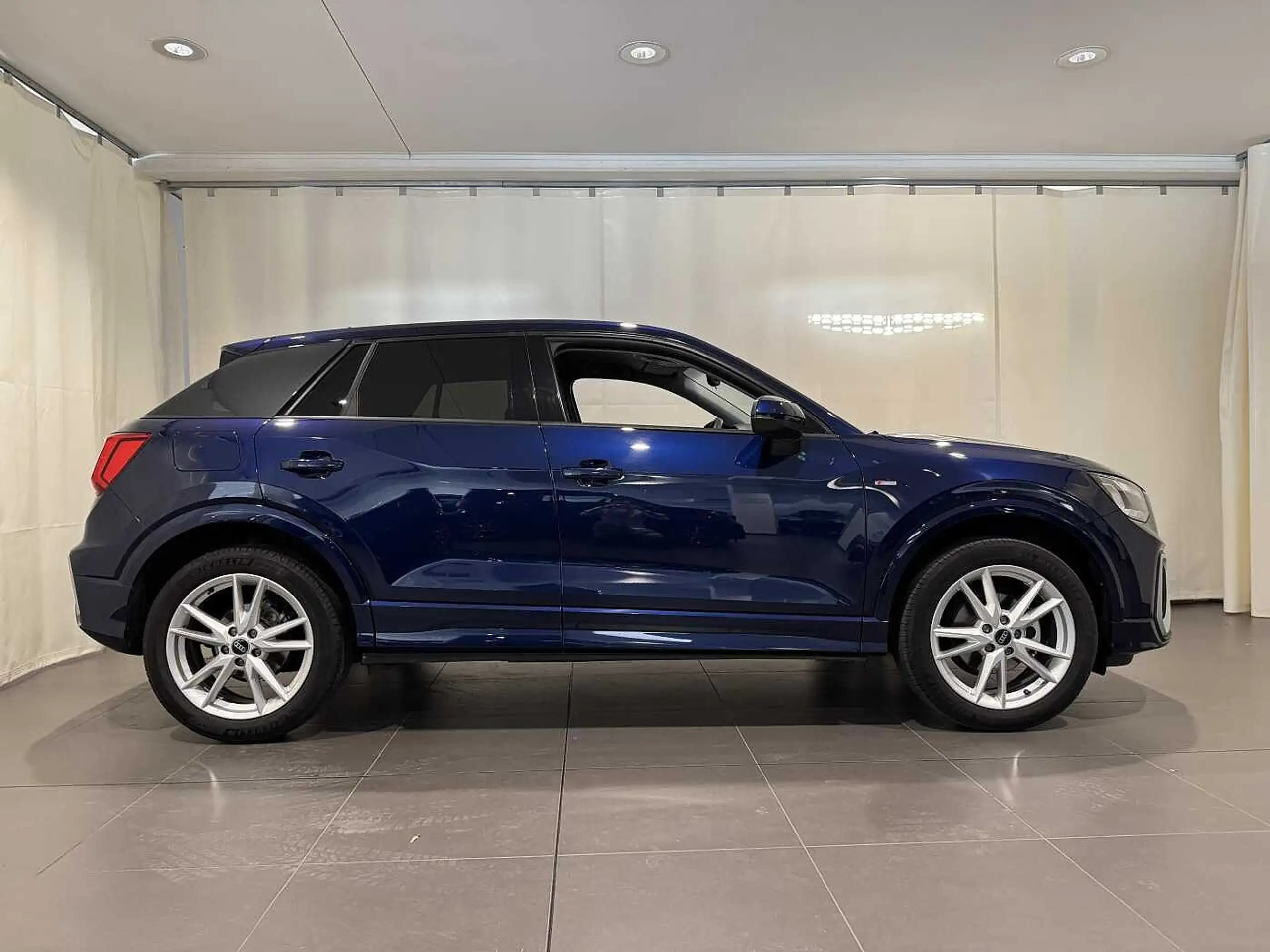 Audi - Q2