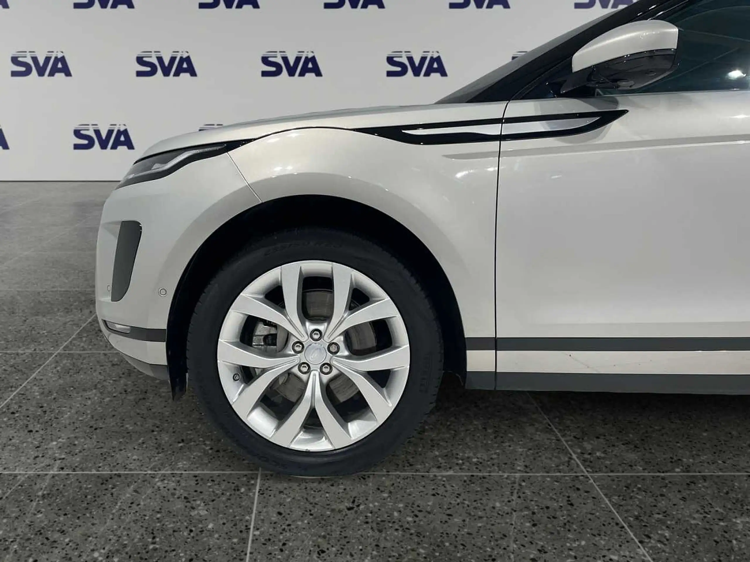 Land Rover - Range Rover Evoque