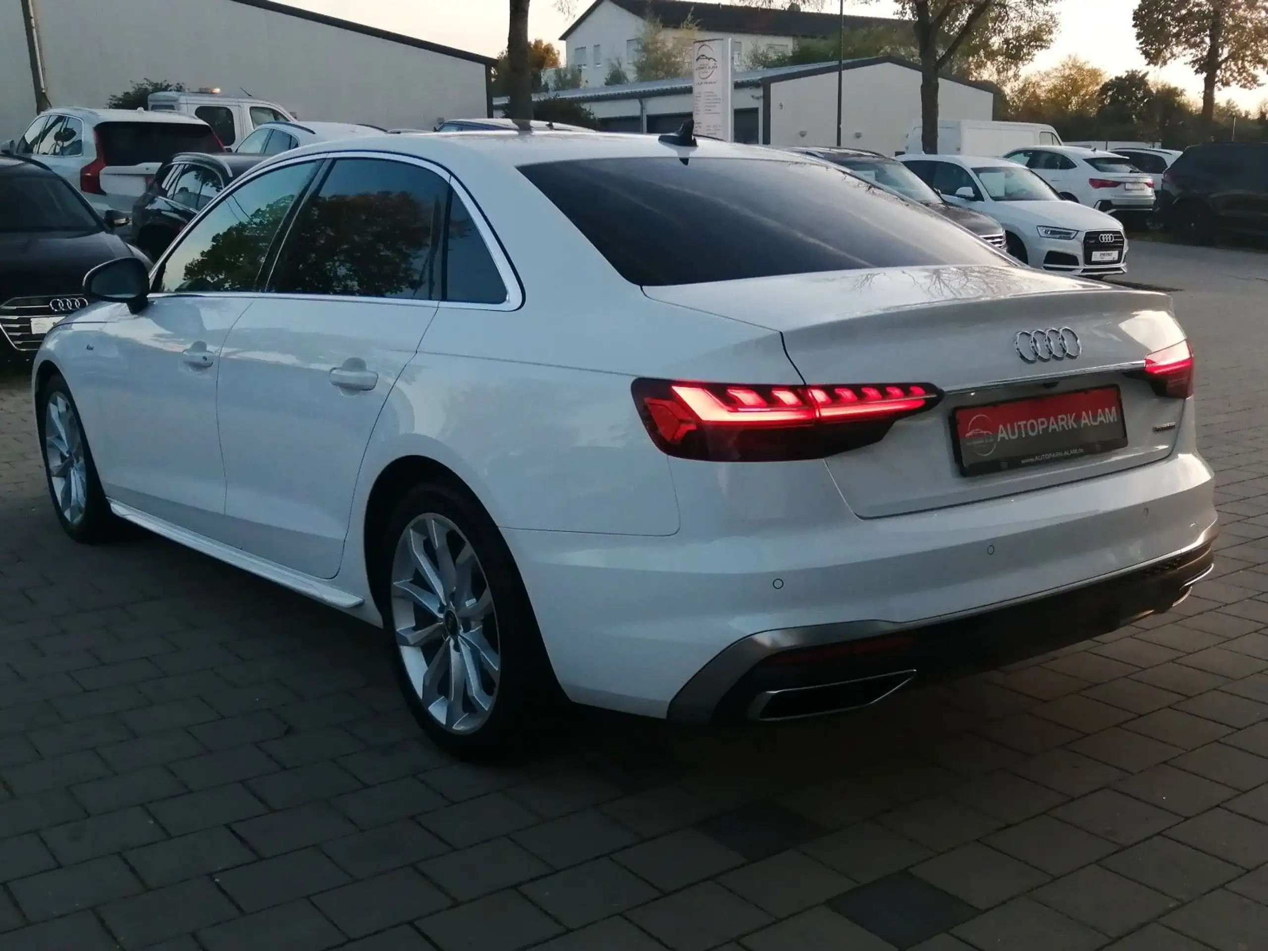 Audi - A4