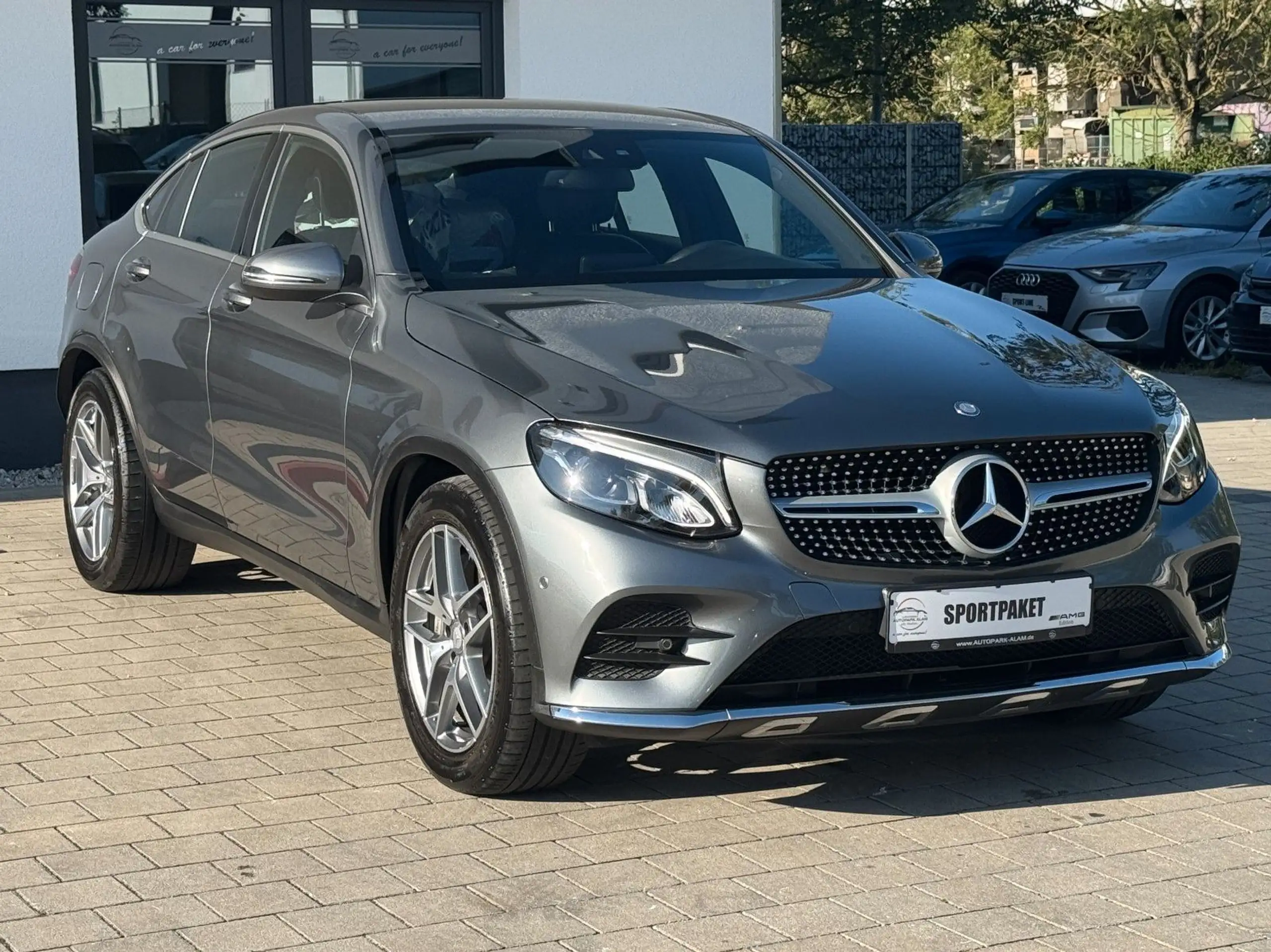 Mercedes-Benz - GLC 220