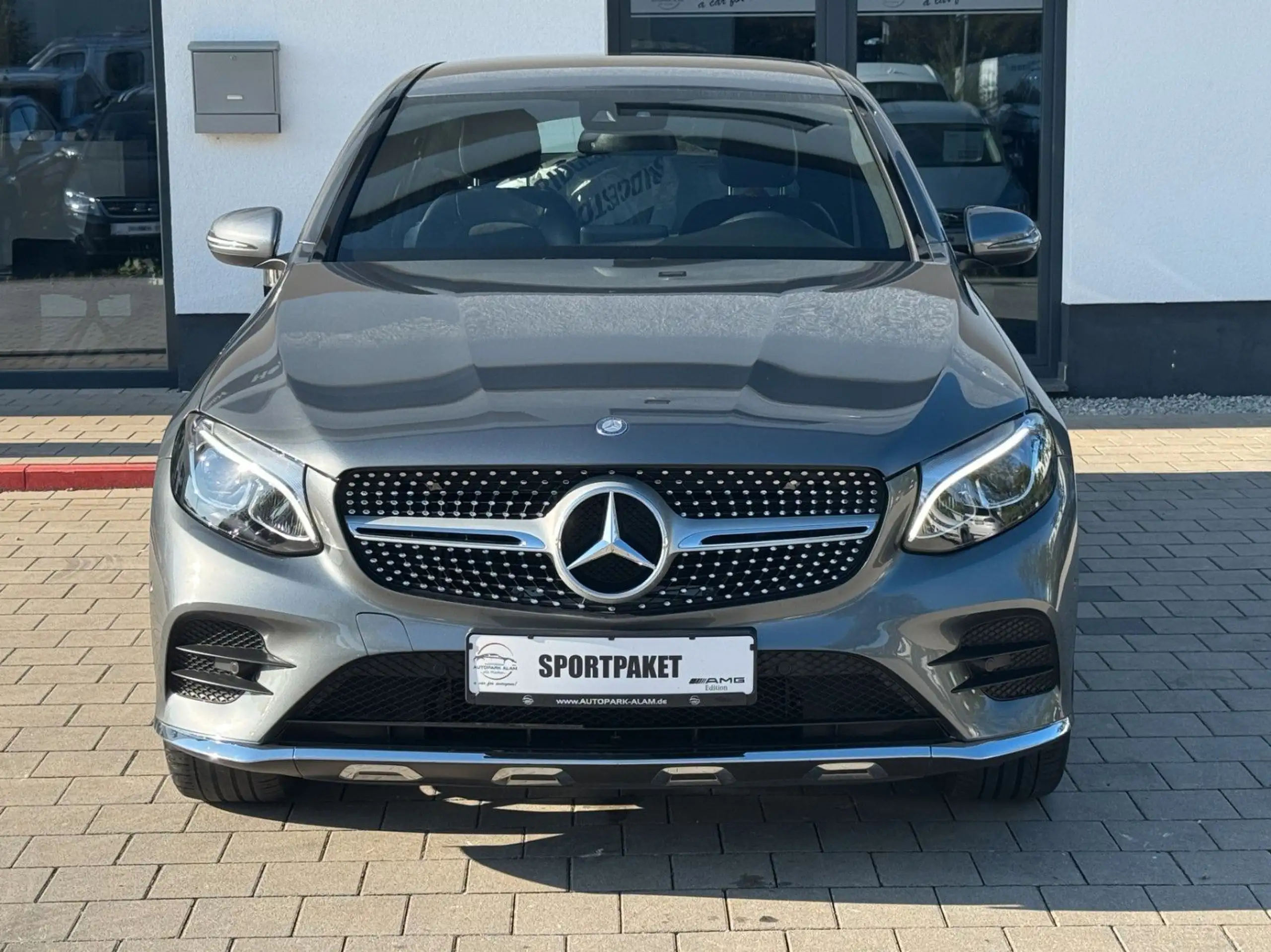 Mercedes-Benz - GLC 220